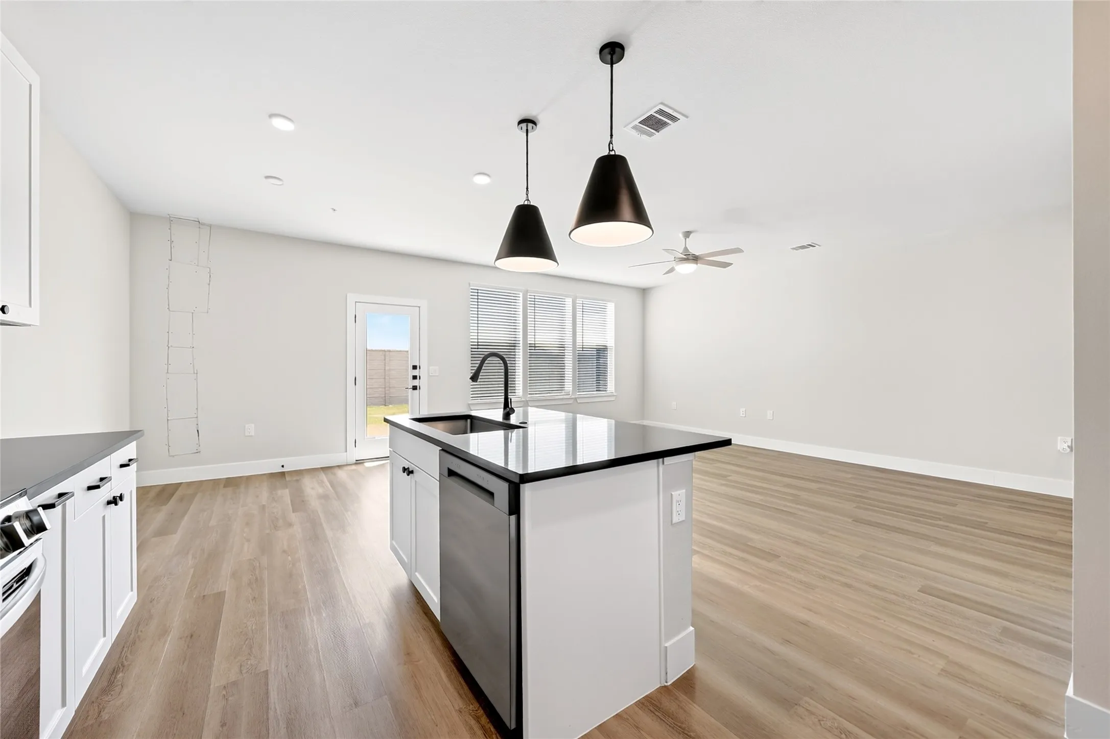 Townhouse For Rent in Collin County , 221 Melody Lane, Melissa, Texas 75454, 3 Bedroom, 3 Bathroom, 2 Garage spaces, 1,798 Sqft, built in 2026, mls#21360880, Real Estate Agent in Melissa, Homes For Rent in Collin county, Homes For Rent in Melissa, Realtor in Melissa Texas, Real Estate Brokerage Independent Realty Texas, Luminita Cordes Realtor
