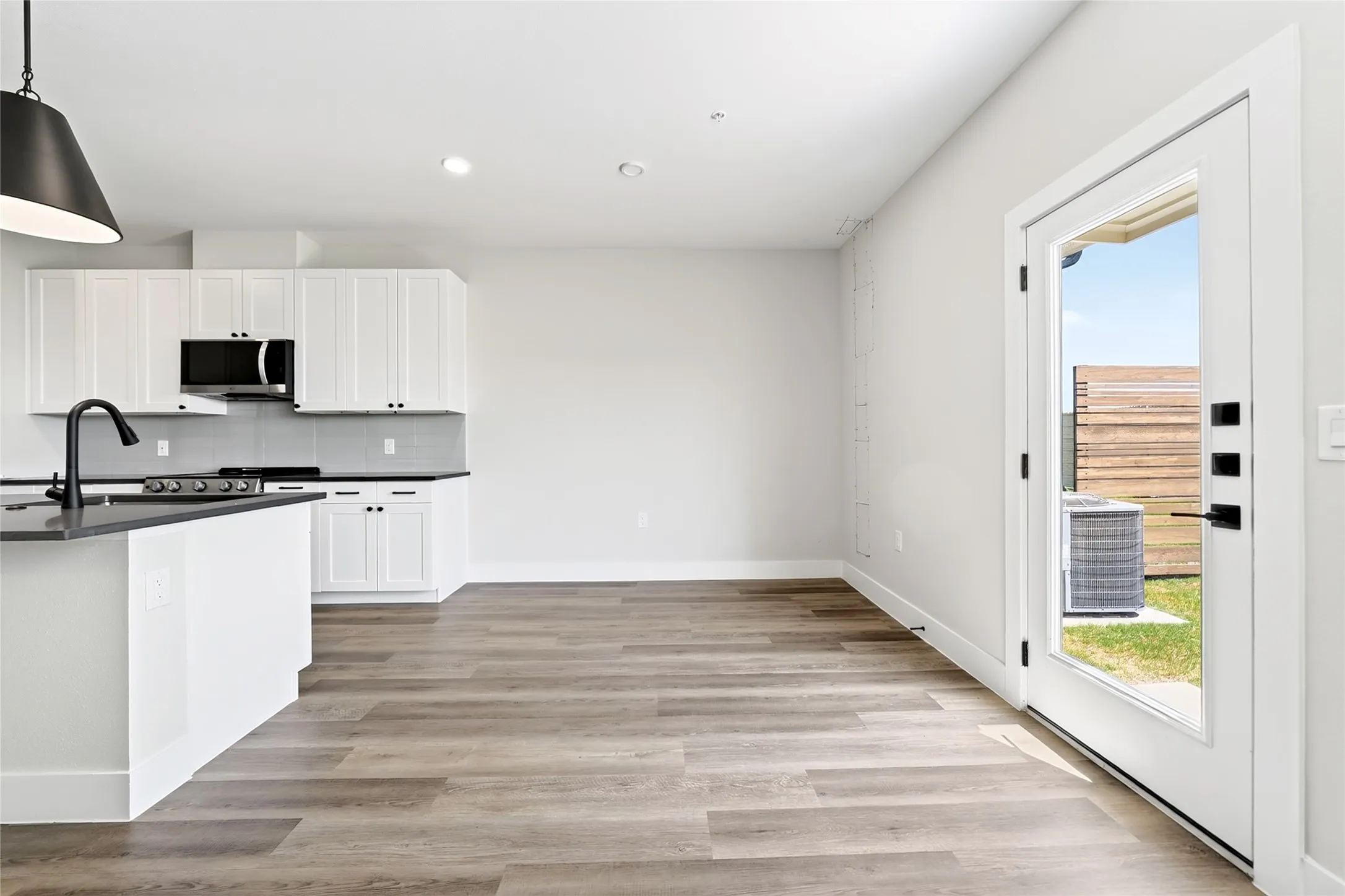 Townhouse For Rent in Collin County , 221 Melody Lane, Melissa, Texas 75454, 3 Bedroom, 3 Bathroom, 2 Garage spaces, 1,798 Sqft, built in 2026, mls#21360880, Real Estate Agent in Melissa, Homes For Rent in Collin county, Homes For Rent in Melissa, Realtor in Melissa Texas, Real Estate Brokerage Independent Realty Texas, Luminita Cordes Realtor