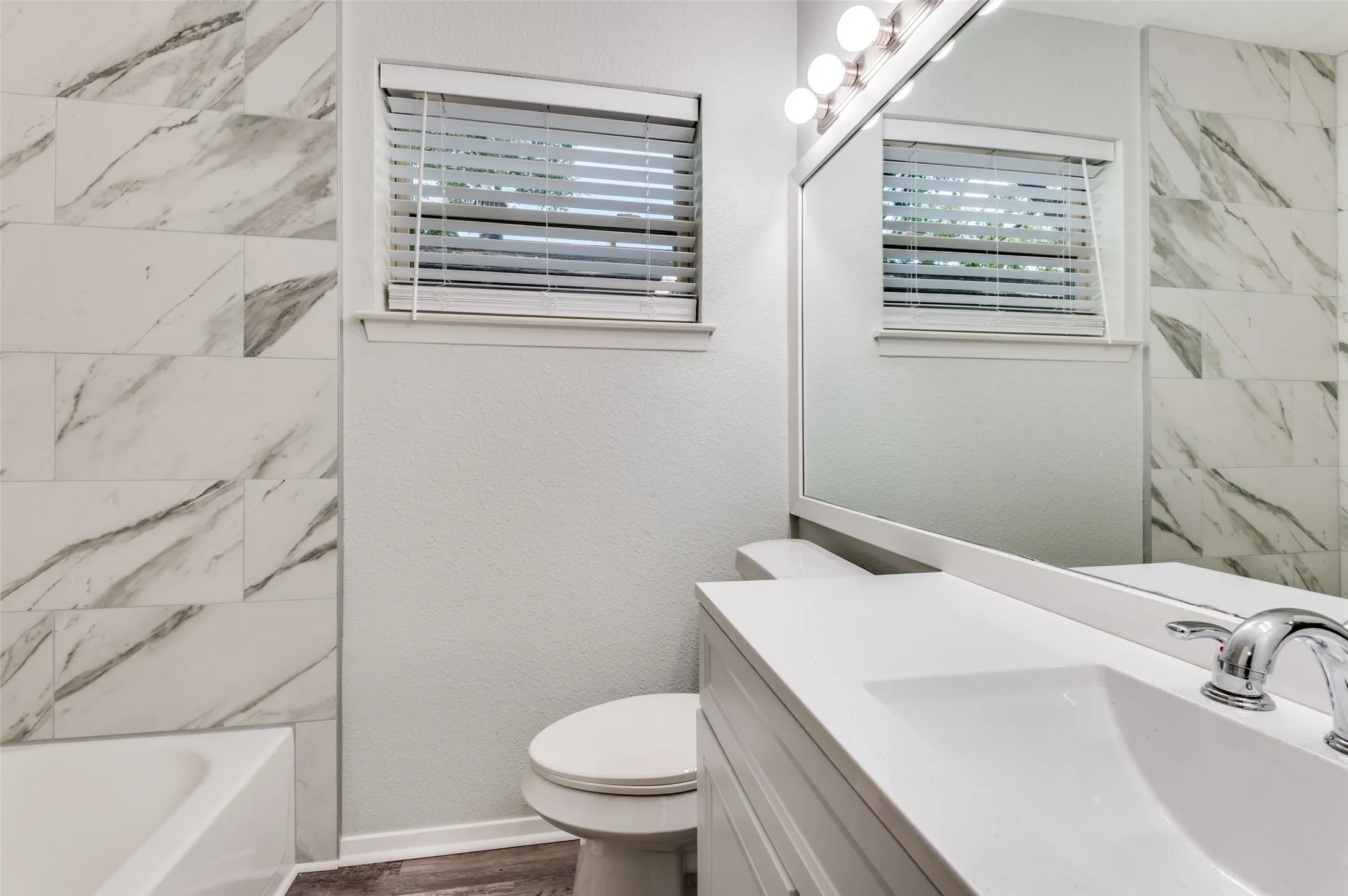 Single Family Residence For Sale in Dallas County , 1902 Glenwick Lane, Irving, Texas 75060, 3 Bedroom, 2 Bathroom, 2 Garage spaces, 1,250 Sqft, built in 1969, mls#21361263, Real Estate Agent in Irving, Homes For Sale in Dallas county, Homes For Sale in Irving, Realtor in Irving Texas, Real Estate Brokerage Independent Realty Texas, Luminita Cordes Realtor