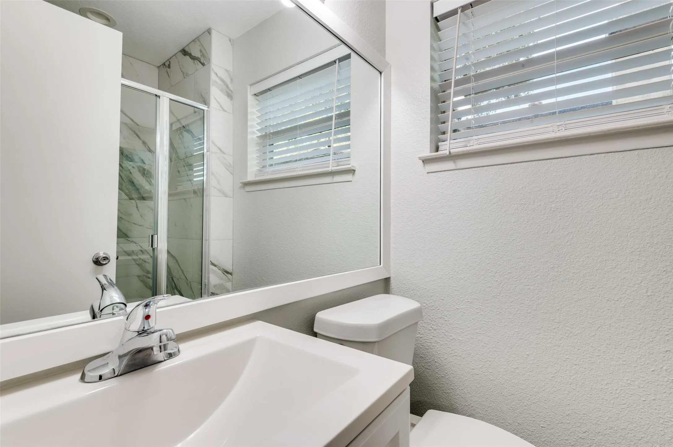 Single Family Residence For Sale in Dallas County , 1902 Glenwick Lane, Irving, Texas 75060, 3 Bedroom, 2 Bathroom, 2 Garage spaces, 1,250 Sqft, built in 1969, mls#21361263, Real Estate Agent in Irving, Homes For Sale in Dallas county, Homes For Sale in Irving, Realtor in Irving Texas, Real Estate Brokerage Independent Realty Texas, Luminita Cordes Realtor