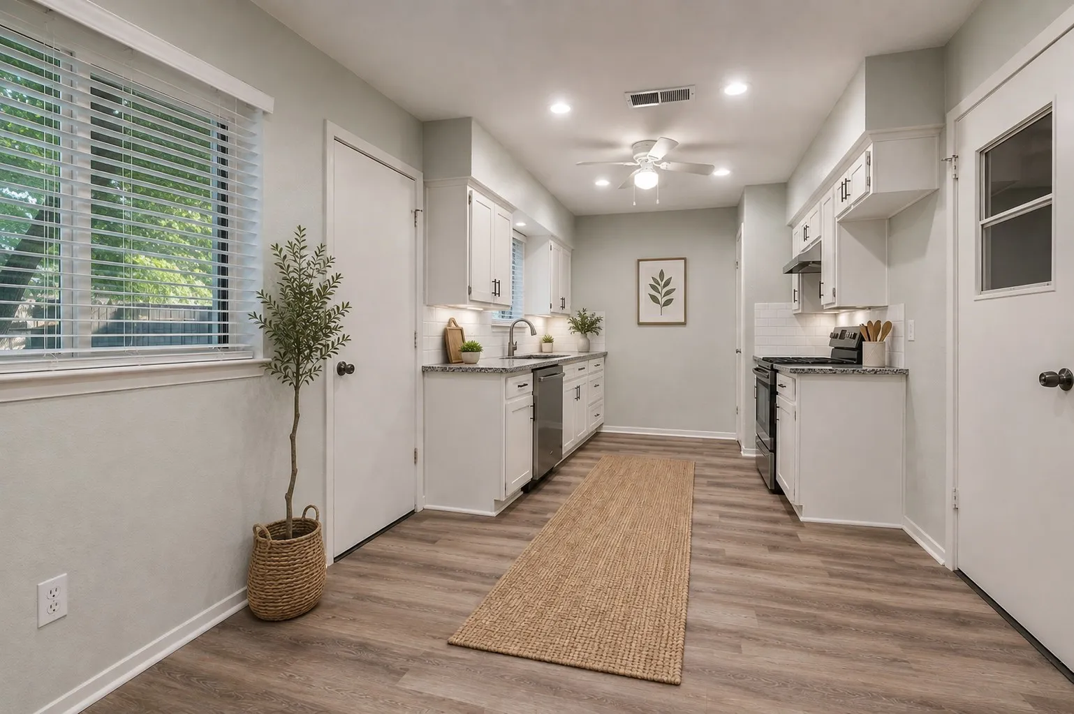 Single Family Residence For Sale in Dallas County , 1902 Glenwick Lane, Irving, Texas 75060, 3 Bedroom, 2 Bathroom, 2 Garage spaces, 1,250 Sqft, built in 1969, mls#21361263, Real Estate Agent in Irving, Homes For Sale in Dallas county, Homes For Sale in Irving, Realtor in Irving Texas, Real Estate Brokerage Independent Realty Texas, Luminita Cordes Realtor