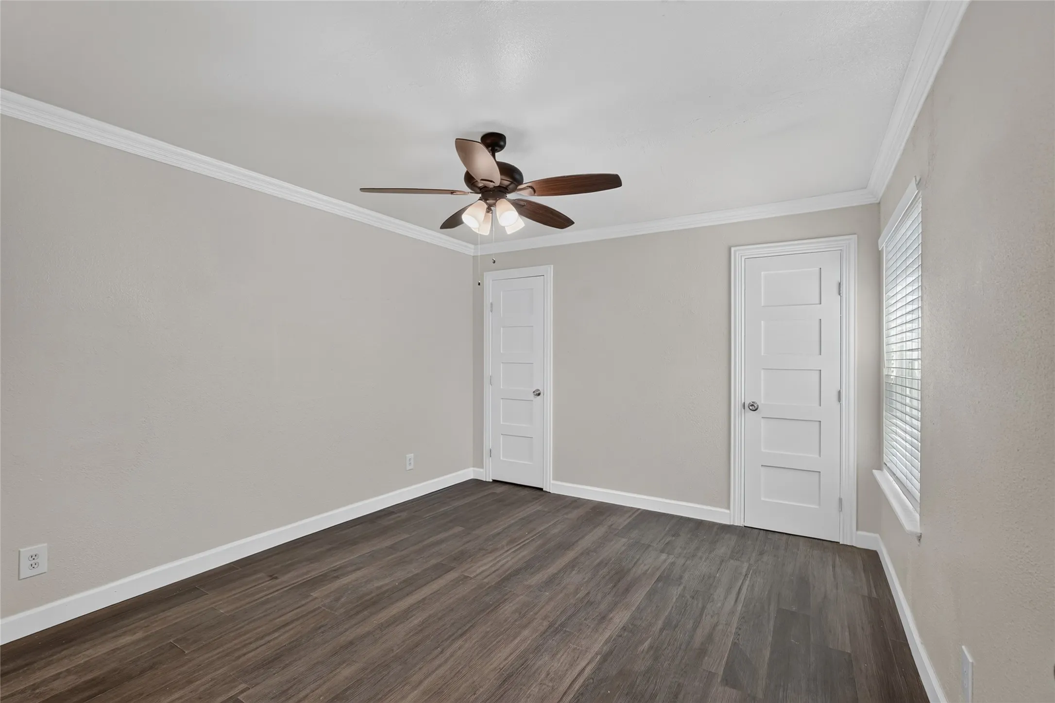 Condominium For Rent in Dallas County , 9170 FOREST Lane 111, Dallas, Texas 75243, 2 Bedroom, 3 Bathroom, Garage spaces, 1,008 Sqft, built in 1981, Price $1,750, mls#21361271, Real Estate Agent in Dallas, Homes For Rent in Dallas county, Homes For Rent in Dallas, Realtor in Dallas Texas, Real Estate Brokerage Independent Realty Texas, Luminita Cordes Realtor