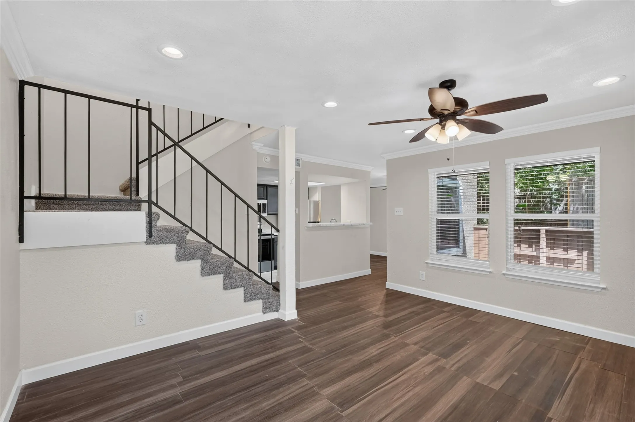 Condominium For Rent in Dallas County , 9170 FOREST Lane 111, Dallas, Texas 75243, 2 Bedroom, 3 Bathroom, Garage spaces, 1,008 Sqft, built in 1981, Price $1,750, mls#21361271, Real Estate Agent in Dallas, Homes For Rent in Dallas county, Homes For Rent in Dallas, Realtor in Dallas Texas, Real Estate Brokerage Independent Realty Texas, Luminita Cordes Realtor