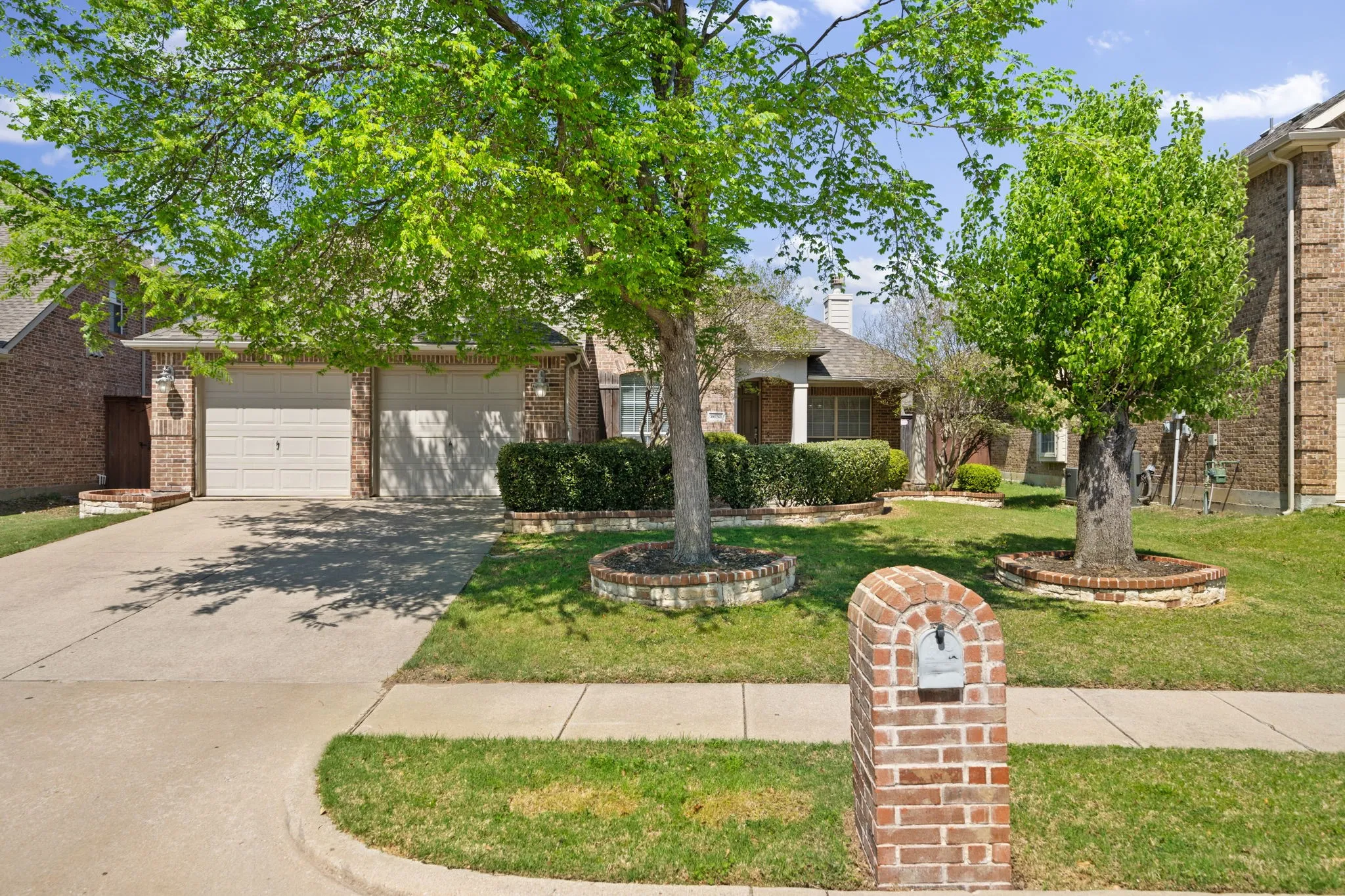 Single Family Residence For Rent in Denton County , 2653 WHISPERING Trail, Little Elm, Texas 75068, 4 Bedroom, 3 Bathroom, 2 Garage spaces, 2,293 Sqft, built in 2004, mls#21354605, Real Estate Agent in Little Elm, Homes For Rent in Denton county, Homes For Rent in Little Elm, Realtor in Little Elm Texas, Real Estate Brokerage Independent Realty Texas, Luminita Cordes Realtor