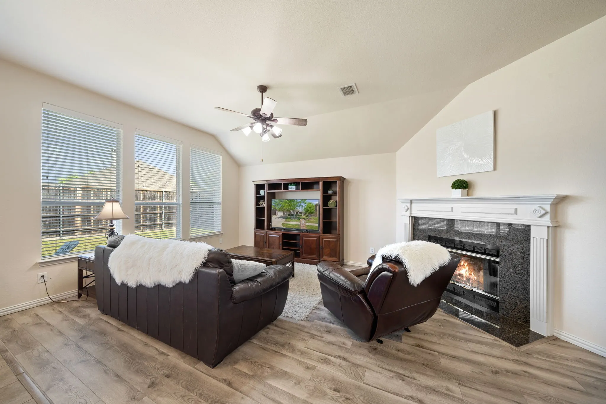 Single Family Residence For Rent in Denton County , 2653 WHISPERING Trail, Little Elm, Texas 75068, 4 Bedroom, 3 Bathroom, 2 Garage spaces, 2,293 Sqft, built in 2004, mls#21354605, Real Estate Agent in Little Elm, Homes For Rent in Denton county, Homes For Rent in Little Elm, Realtor in Little Elm Texas, Real Estate Brokerage Independent Realty Texas, Luminita Cordes Realtor