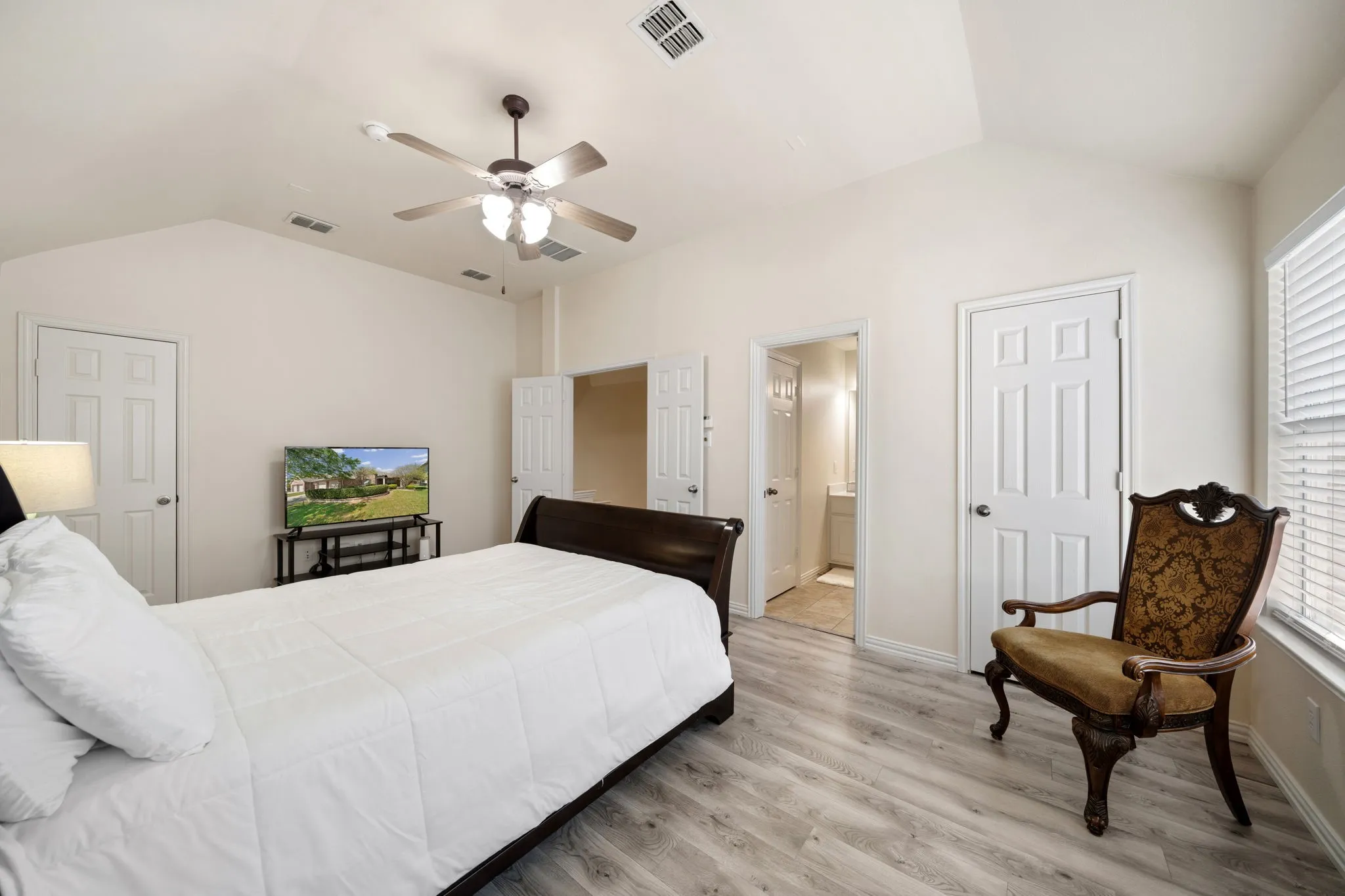 Single Family Residence For Rent in Denton County , 2653 WHISPERING Trail, Little Elm, Texas 75068, 4 Bedroom, 3 Bathroom, 2 Garage spaces, 2,293 Sqft, built in 2004, mls#21354605, Real Estate Agent in Little Elm, Homes For Rent in Denton county, Homes For Rent in Little Elm, Realtor in Little Elm Texas, Real Estate Brokerage Independent Realty Texas, Luminita Cordes Realtor