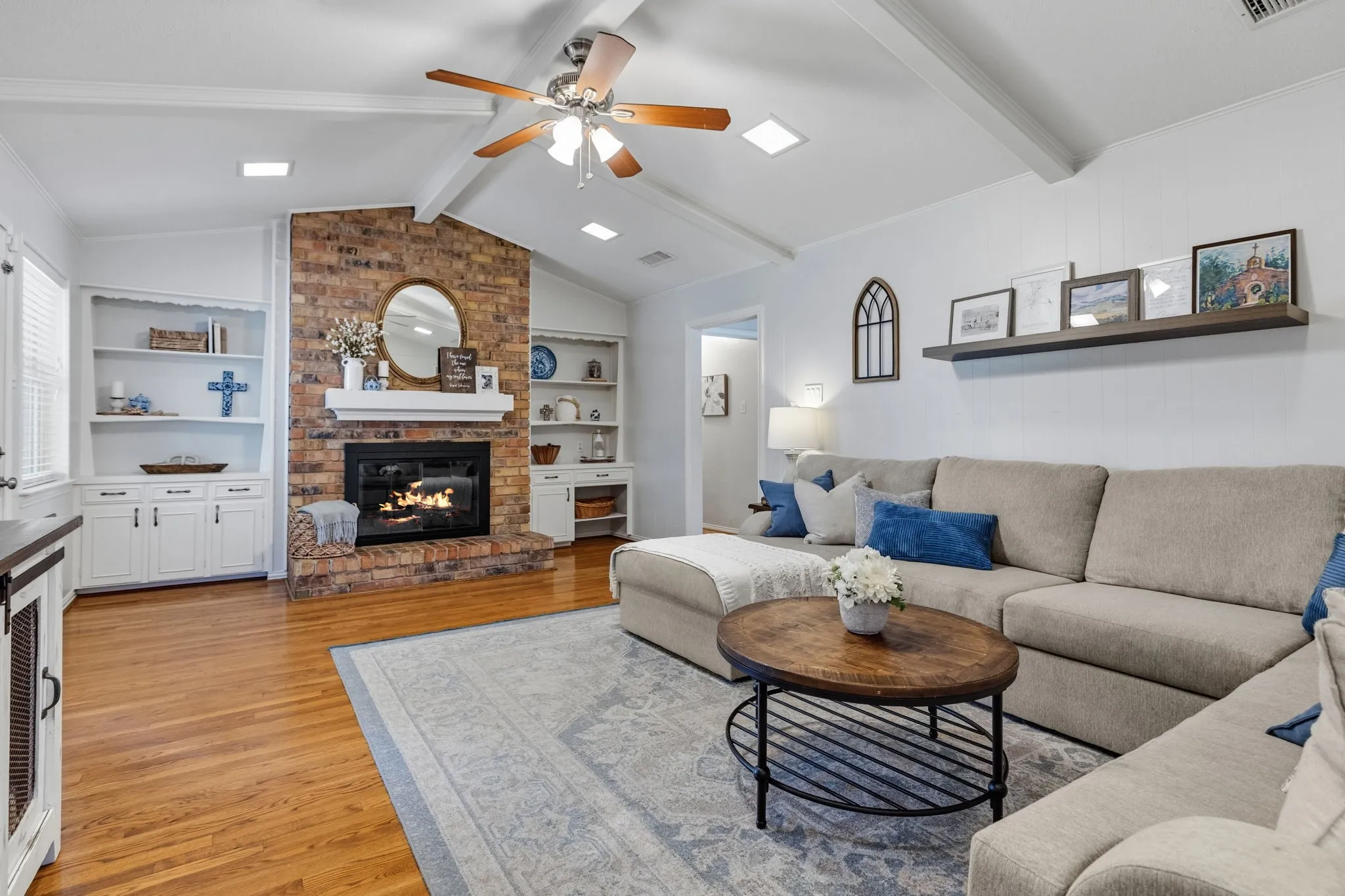 Single Family Residence For Sale in Dallas County , 7617 La Risa Drive, Dallas, Texas 75248, 3 Bedroom, 3 Bathroom, 2 Garage spaces, 2,197 Sqft, built in 1966, mls#21361272, Real Estate Agent in Dallas, Homes For Sale in Dallas county, Homes For Sale in Dallas, Realtor in Dallas Texas, Real Estate Brokerage Independent Realty Texas, Luminita Cordes Realtor