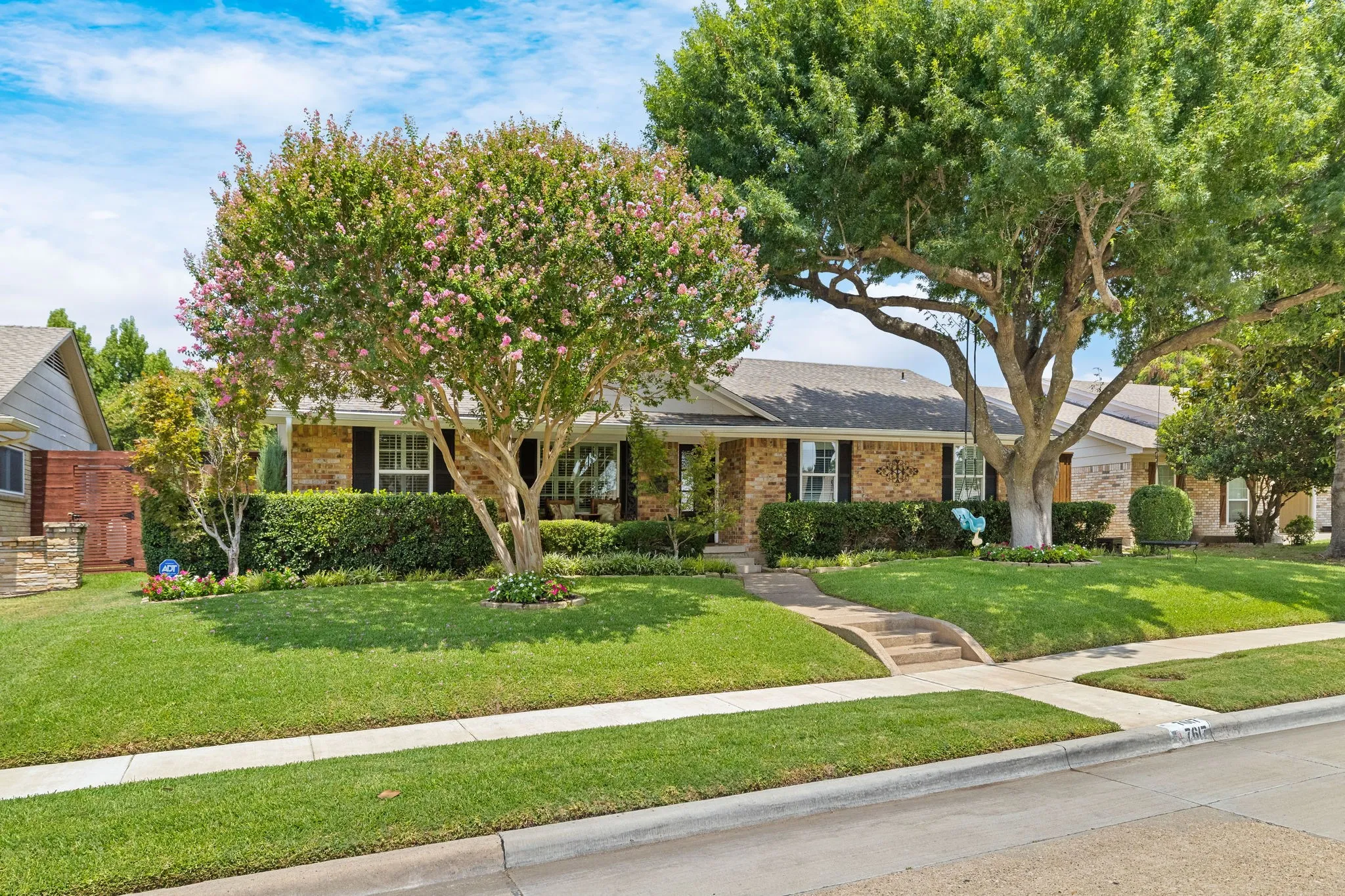 Single Family Residence For Sale in Dallas County , 7617 La Risa Drive, Dallas, Texas 75248, 3 Bedroom, 3 Bathroom, 2 Garage spaces, 2,197 Sqft, built in 1966, mls#21361272, Real Estate Agent in Dallas, Homes For Sale in Dallas county, Homes For Sale in Dallas, Realtor in Dallas Texas, Real Estate Brokerage Independent Realty Texas, Luminita Cordes Realtor