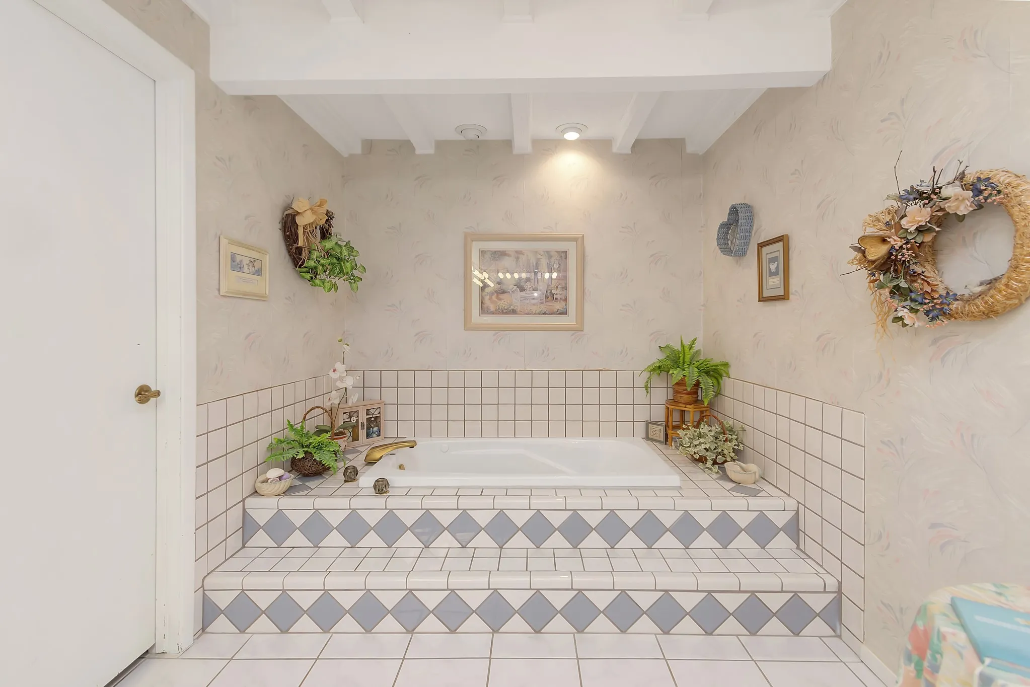 Single Family Residence For Sale in Tarrant County , 1665 Knox Road, Keller, Texas 76262, 4 Bedroom, 3 Bathroom, 2 Garage spaces, 3,906 Sqft, built in 1980, Price $1,800,000, mls#21361218, Real Estate Agent in Keller, Homes For Sale in Tarrant county, Homes For Sale in Keller, Realtor in Keller Texas, Real Estate Brokerage Independent Realty Texas, Luminita Cordes Realtor
