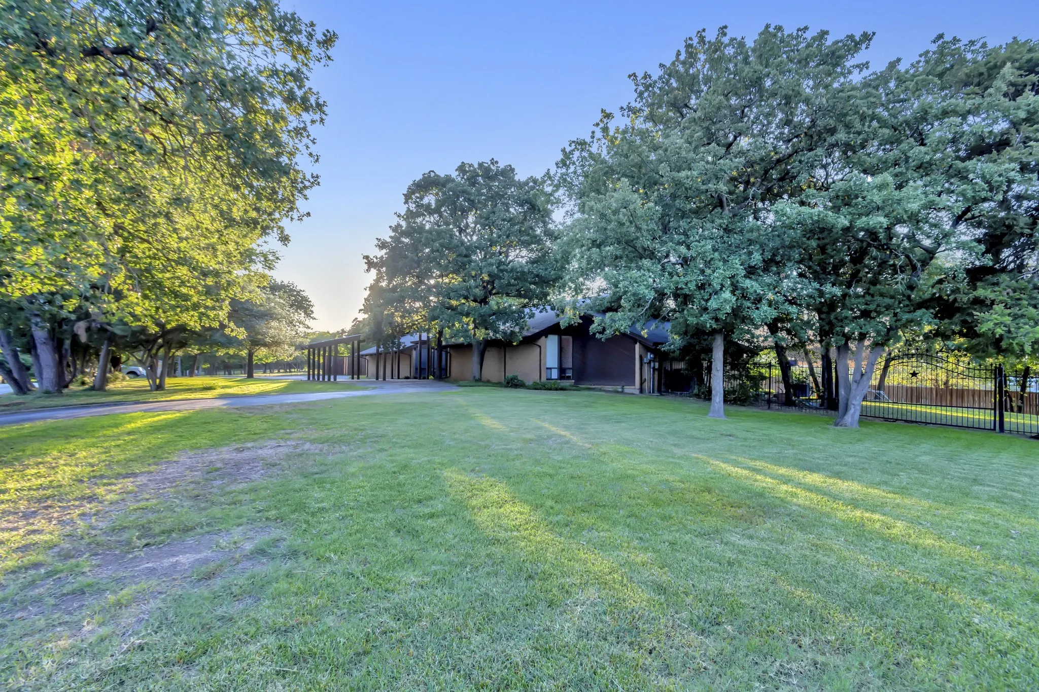 Single Family Residence For Sale in Tarrant County , 1665 Knox Road, Keller, Texas 76262, 4 Bedroom, 3 Bathroom, 2 Garage spaces, 3,906 Sqft, built in 1980, Price $1,800,000, mls#21361218, Real Estate Agent in Keller, Homes For Sale in Tarrant county, Homes For Sale in Keller, Realtor in Keller Texas, Real Estate Brokerage Independent Realty Texas, Luminita Cordes Realtor