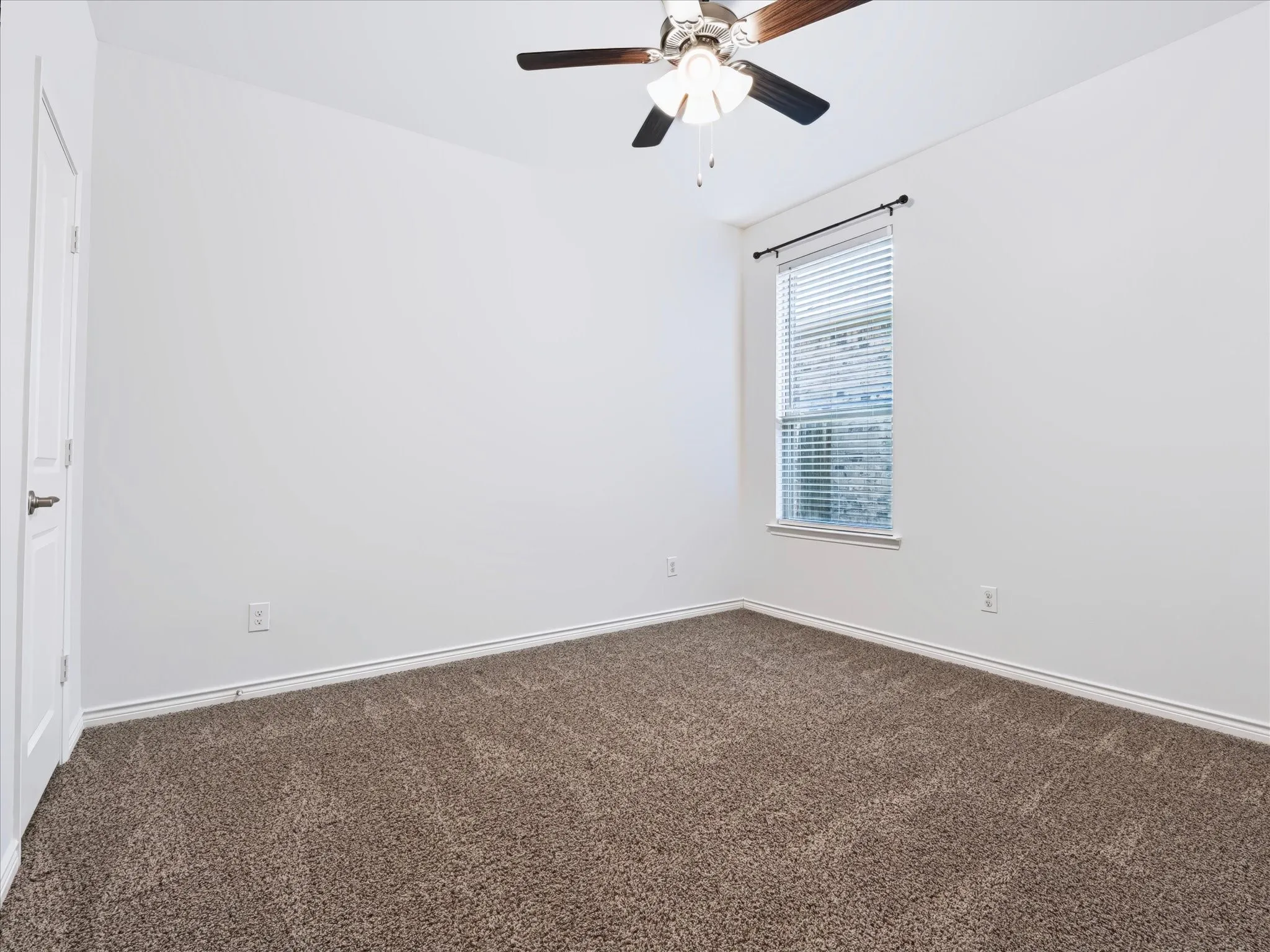 Single Family Residence For Sale in Denton County , 11203 Hawks Landing Drive, Aubrey, Texas 76227, 4 Bedroom, 3 Bathroom, 2 Garage spaces, 2,080 Sqft, built in 2022, mls#21360944, Real Estate Agent in Aubrey, Homes For Sale in Denton county, Homes For Sale in Aubrey, Realtor in Aubrey Texas, Real Estate Brokerage Independent Realty Texas, Luminita Cordes Realtor