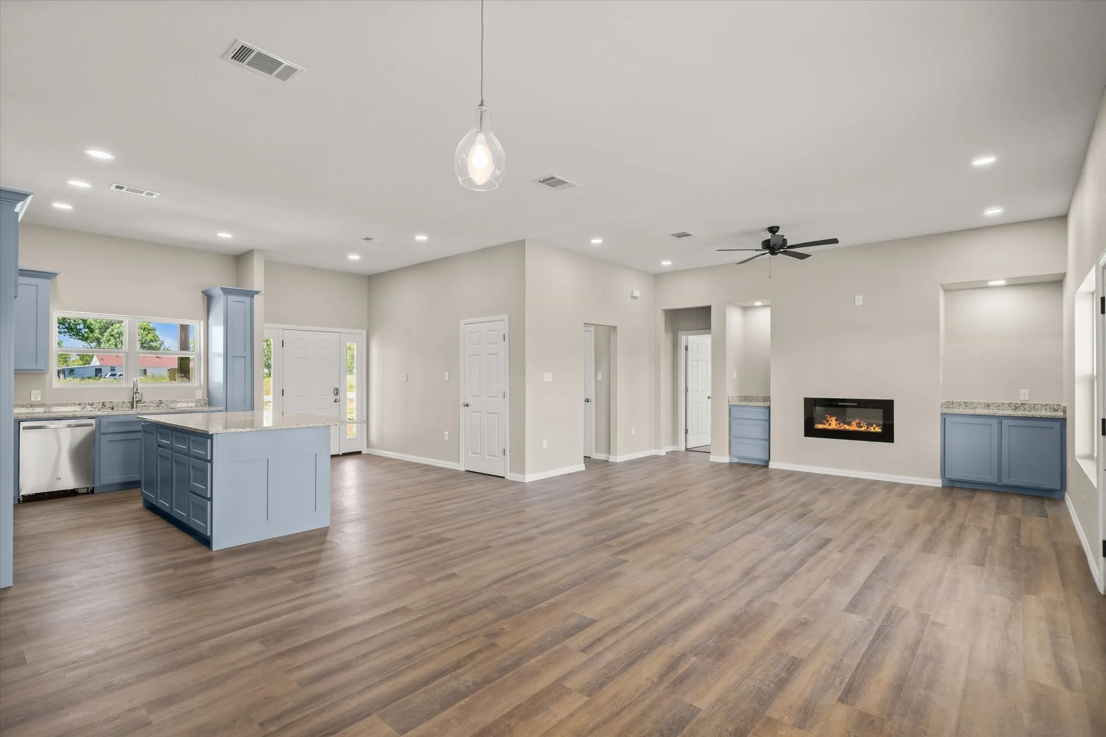 Single Family Residence For Sale in Van Zandt County , 135 Private Road 5111, Grand Saline, Texas 75103, 3 Bedroom, 4 Bathroom, 2 Garage spaces, 1,928 Sqft, built in 2026, mls#21359490, Real Estate Agent in Grand Saline, Homes For Sale in Van Zandt county, Homes For Sale in Grand Saline, Realtor in Grand Saline Texas, Real Estate Brokerage Independent Realty Texas, Luminita Cordes Realtor