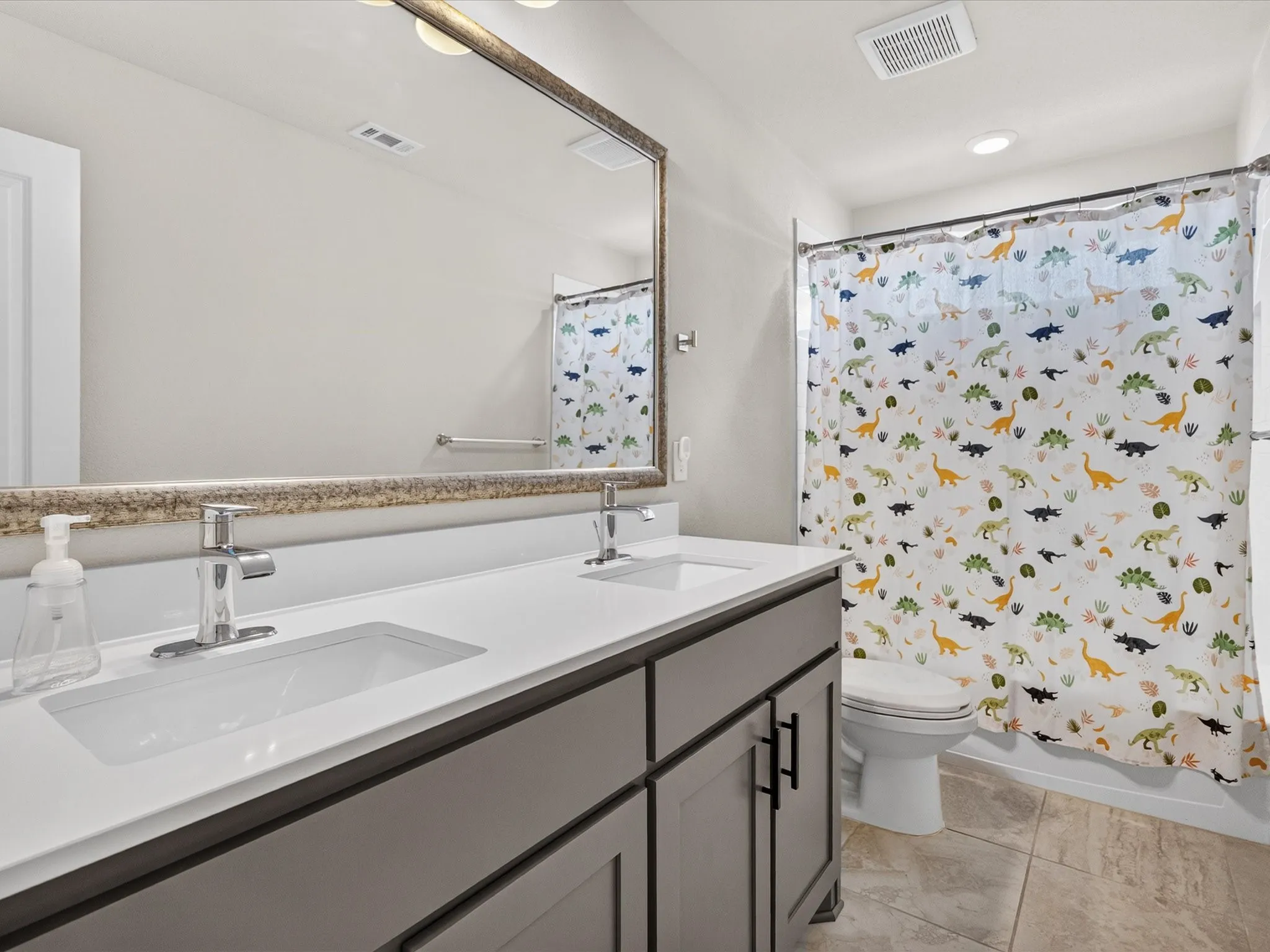 Single Family Residence For Rent in Ellis County , 3455 Hidden Hollow Drive, Grand Prairie, Texas 76065, 5 Bedroom, 4 Bathroom, 3 Garage spaces, 3,366 Sqft, built in 2022, mls#21361281, Real Estate Agent in Grand Prairie, Homes For Rent in Ellis county, Homes For Rent in Grand Prairie, Realtor in Grand Prairie Texas, Real Estate Brokerage Independent Realty Texas, Luminita Cordes Realtor