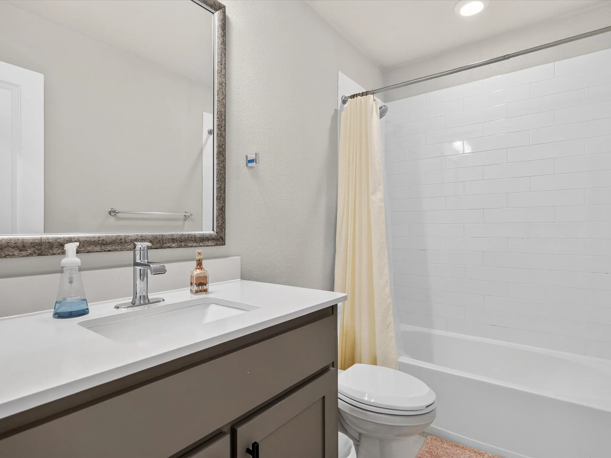 Single Family Residence For Rent in Ellis County , 3455 Hidden Hollow Drive, Grand Prairie, Texas 76065, 5 Bedroom, 4 Bathroom, 3 Garage spaces, 3,366 Sqft, built in 2022, mls#21361281, Real Estate Agent in Grand Prairie, Homes For Rent in Ellis county, Homes For Rent in Grand Prairie, Realtor in Grand Prairie Texas, Real Estate Brokerage Independent Realty Texas, Luminita Cordes Realtor