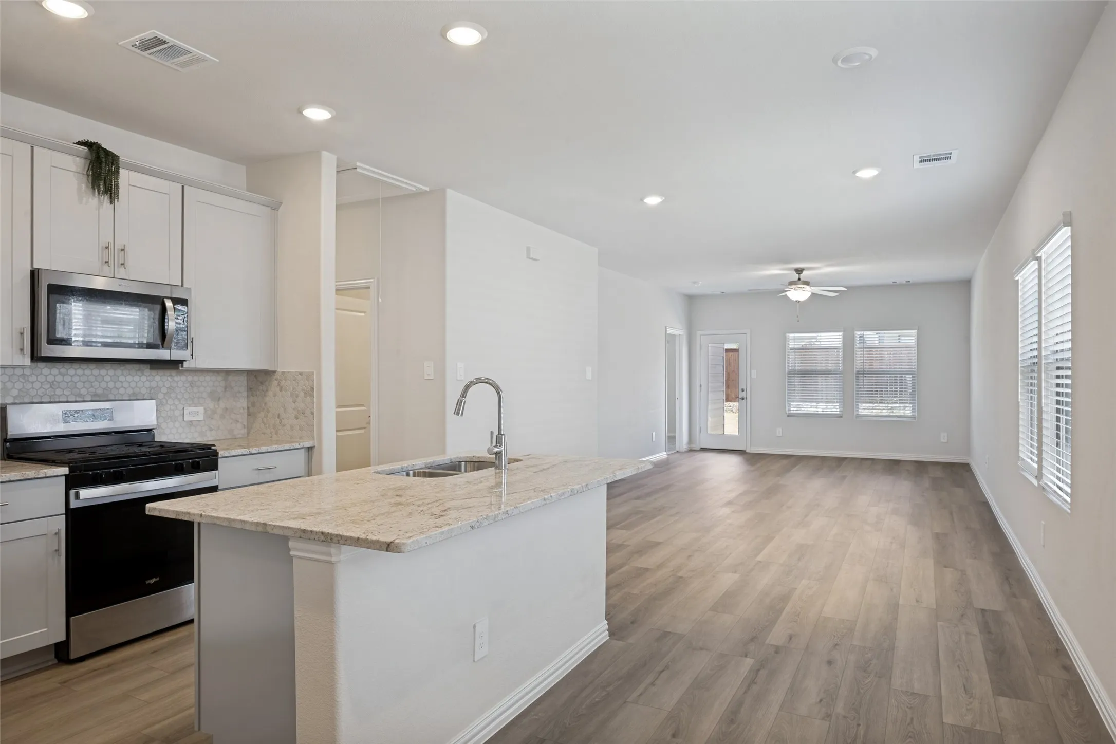 Single Family Residence For Rent in Collin County , 4000 Marble Falls, Farmersville, Texas 75442, 3 Bedroom, 3 Bathroom, 2 Garage spaces, 1,482 Sqft, built in 2023, mls#21361015, Real Estate Agent in Farmersville, Homes For Rent in Collin county, Homes For Rent in Farmersville, Realtor in Farmersville Texas, Real Estate Brokerage Independent Realty Texas, Luminita Cordes Realtor