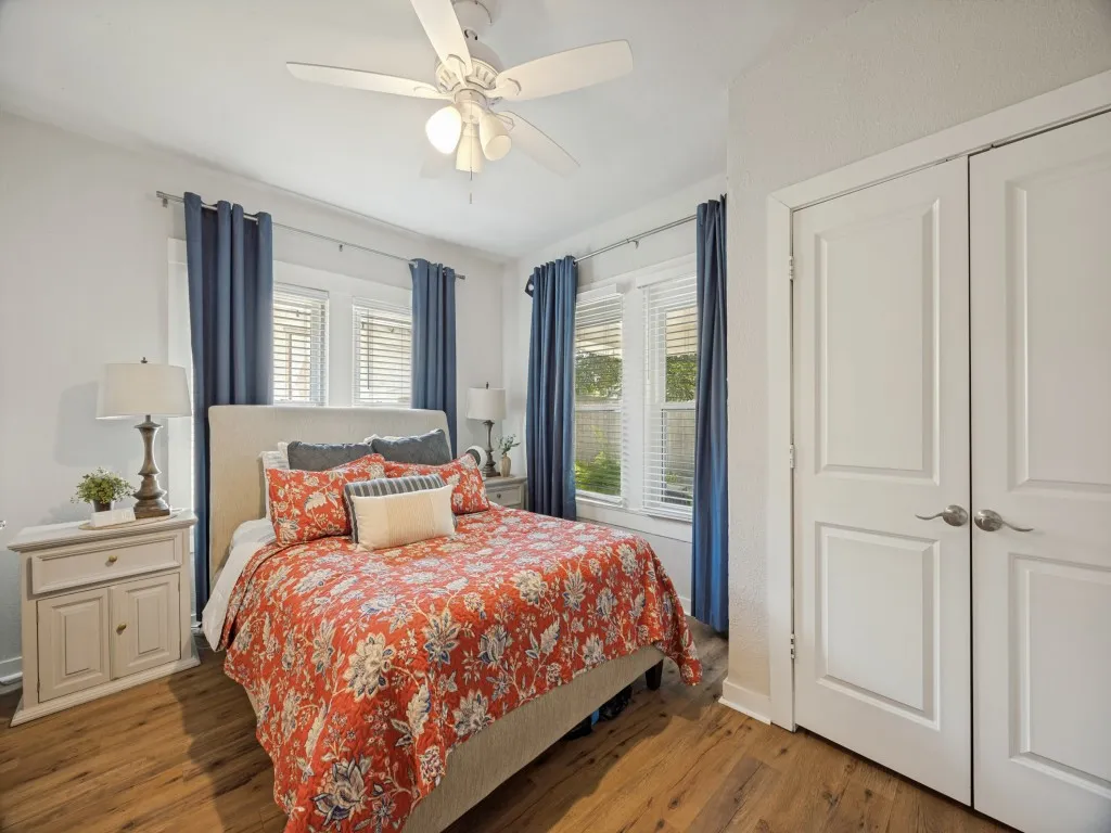 Single Family Residence For Sale in Grayson County , 504 W Murray Street, Denison, Texas 75020, 2 Bedroom, 1 Bathroom, Garage spaces, 1,118 Sqft, built in 1930, mls#21352315, Real Estate Agent in Denison, Homes For Sale in Grayson county, Homes For Sale in Denison, Realtor in Denison Texas, Real Estate Brokerage Independent Realty Texas, Luminita Cordes Realtor