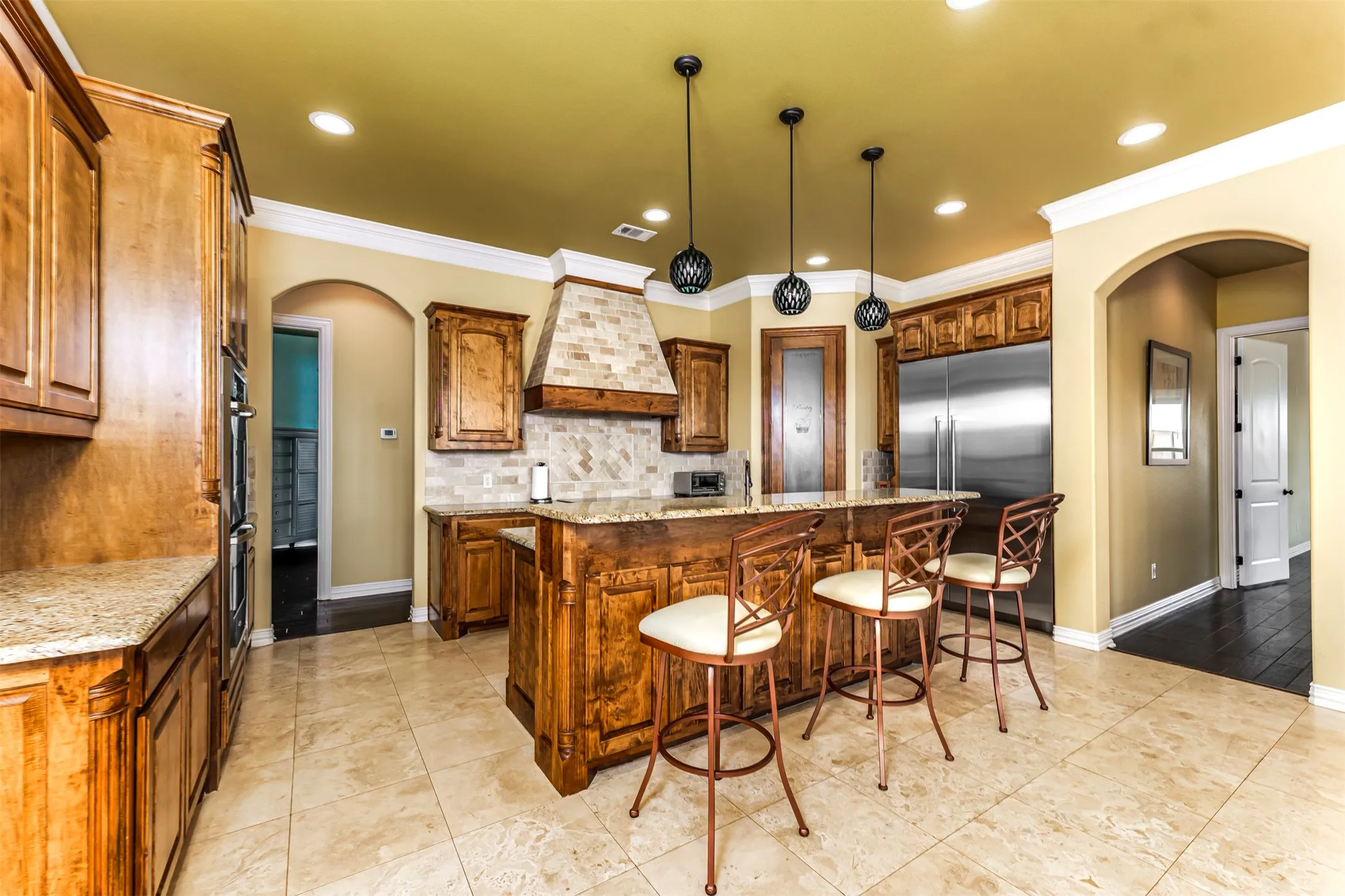 Single Family Residence For Sale in Wise County , 223 E Bay Drive, Bridgeport, Texas 76426, 3 Bedroom, 3 Bathroom, 3 Garage spaces, 3,081 Sqft, built in 2008, mls#21360622, Real Estate Agent in Bridgeport, Homes For Sale in Wise county, Homes For Sale in Bridgeport, Realtor in Bridgeport Texas, Real Estate Brokerage Independent Realty Texas, Luminita Cordes Realtor