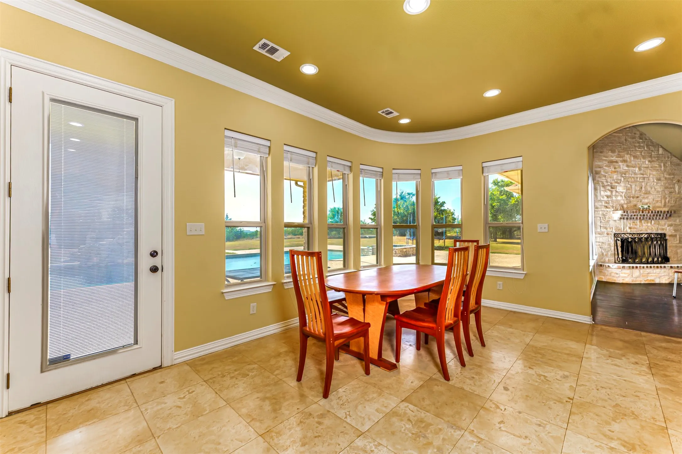 Single Family Residence For Sale in Wise County , 223 E Bay Drive, Bridgeport, Texas 76426, 3 Bedroom, 3 Bathroom, 3 Garage spaces, 3,081 Sqft, built in 2008, mls#21360622, Real Estate Agent in Bridgeport, Homes For Sale in Wise county, Homes For Sale in Bridgeport, Realtor in Bridgeport Texas, Real Estate Brokerage Independent Realty Texas, Luminita Cordes Realtor