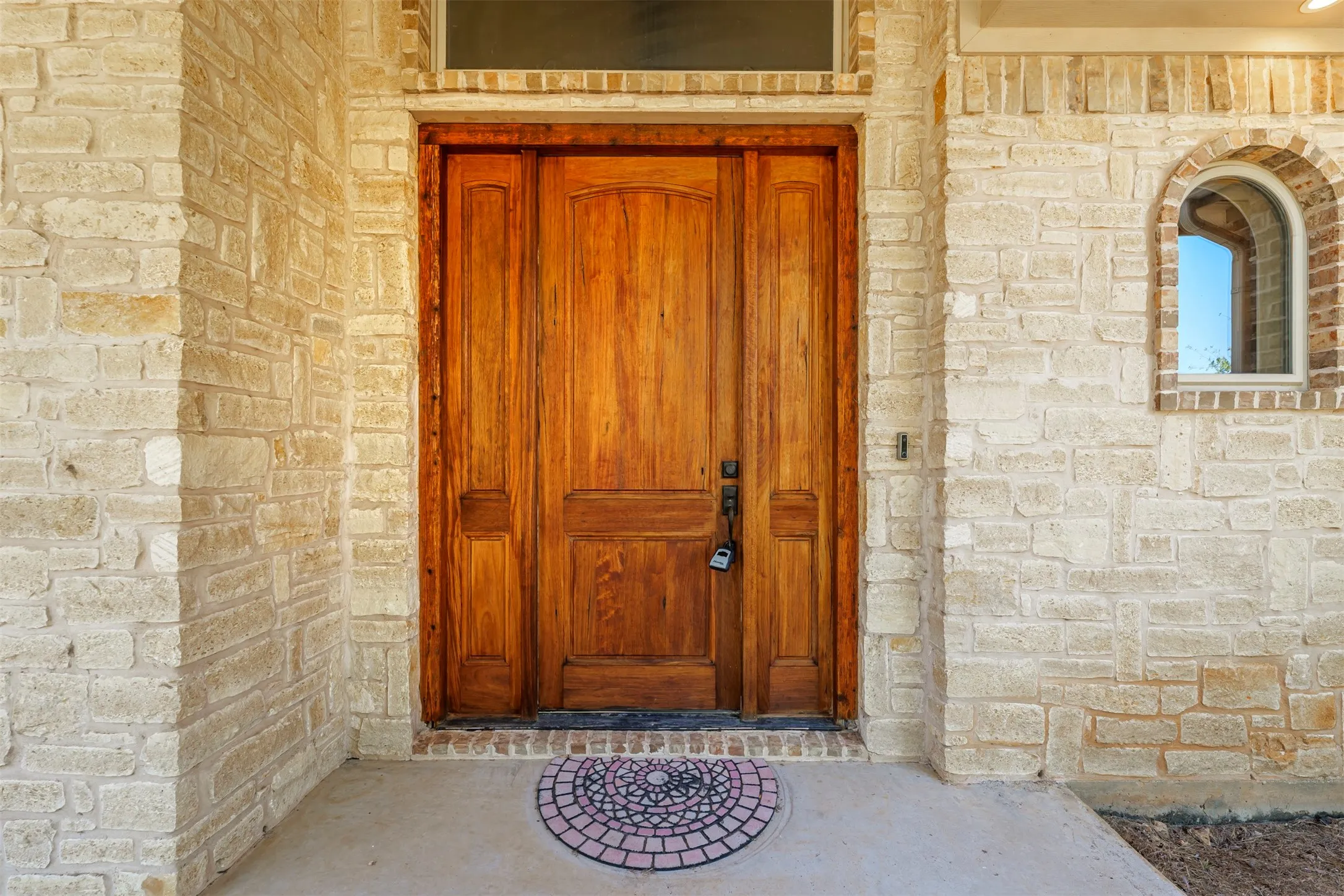 Single Family Residence For Sale in Wise County , 223 E Bay Drive, Bridgeport, Texas 76426, 3 Bedroom, 3 Bathroom, 3 Garage spaces, 3,081 Sqft, built in 2008, mls#21360622, Real Estate Agent in Bridgeport, Homes For Sale in Wise county, Homes For Sale in Bridgeport, Realtor in Bridgeport Texas, Real Estate Brokerage Independent Realty Texas, Luminita Cordes Realtor