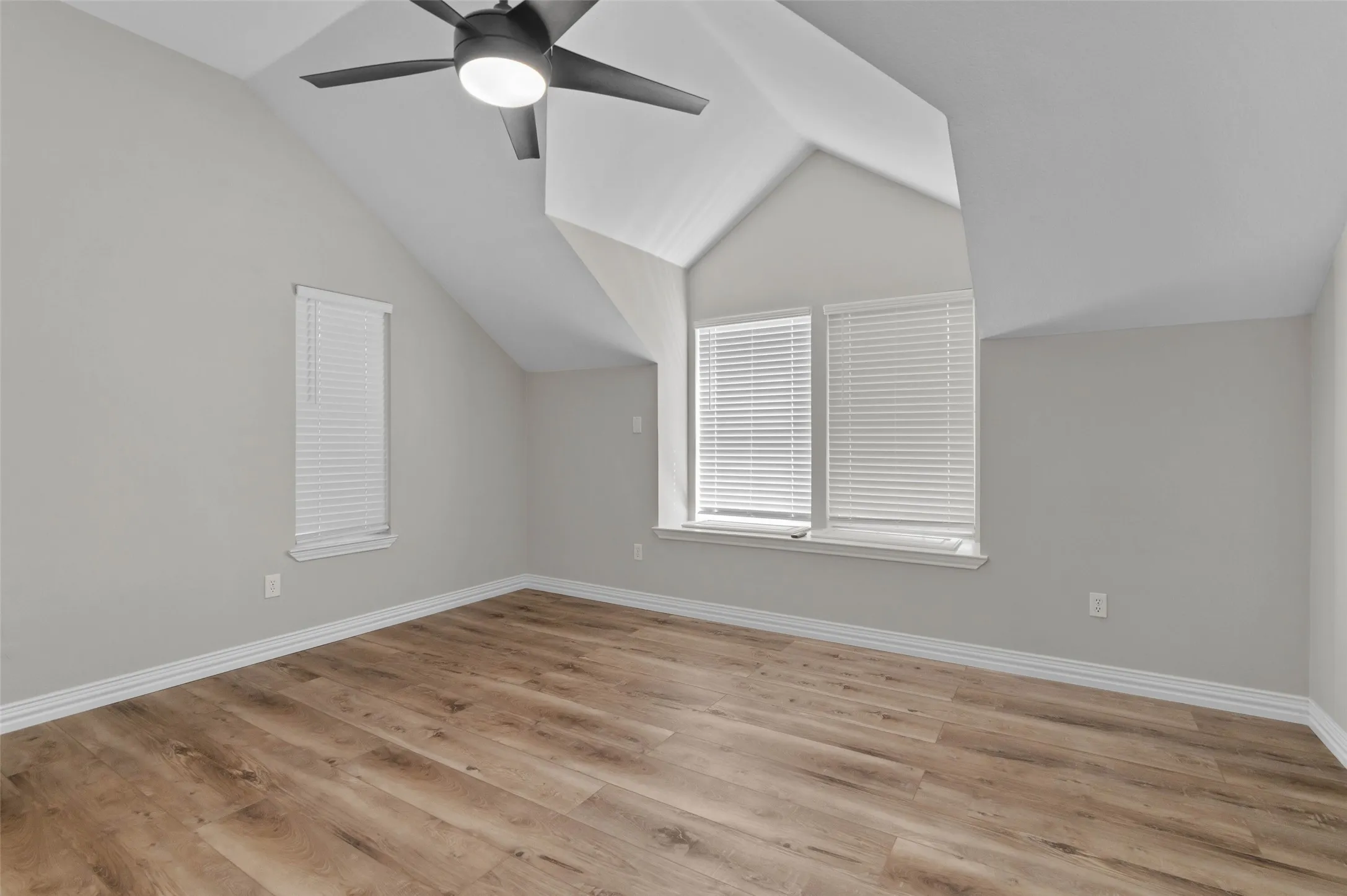 Single Family Residence For Rent in Denton County , 421 W Windsor Drive, Denton, Texas 76207, 3 Bedroom, 2 Bathroom, 2 Garage spaces, 1,789 Sqft, built in 1994, mls#21361293, Real Estate Agent in Denton, Homes For Rent in Denton county, Homes For Rent in Denton, Realtor in Denton Texas, Real Estate Brokerage Independent Realty Texas, Luminita Cordes Realtor