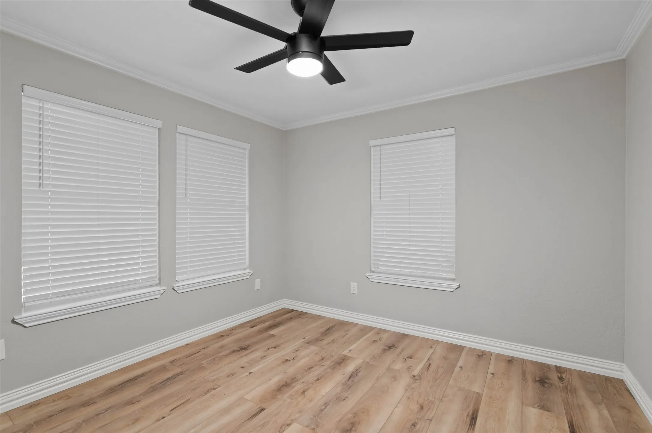 Single Family Residence For Rent in Denton County , 421 W Windsor Drive, Denton, Texas 76207, 3 Bedroom, 2 Bathroom, 2 Garage spaces, 1,789 Sqft, built in 1994, mls#21361293, Real Estate Agent in Denton, Homes For Rent in Denton county, Homes For Rent in Denton, Realtor in Denton Texas, Real Estate Brokerage Independent Realty Texas, Luminita Cordes Realtor