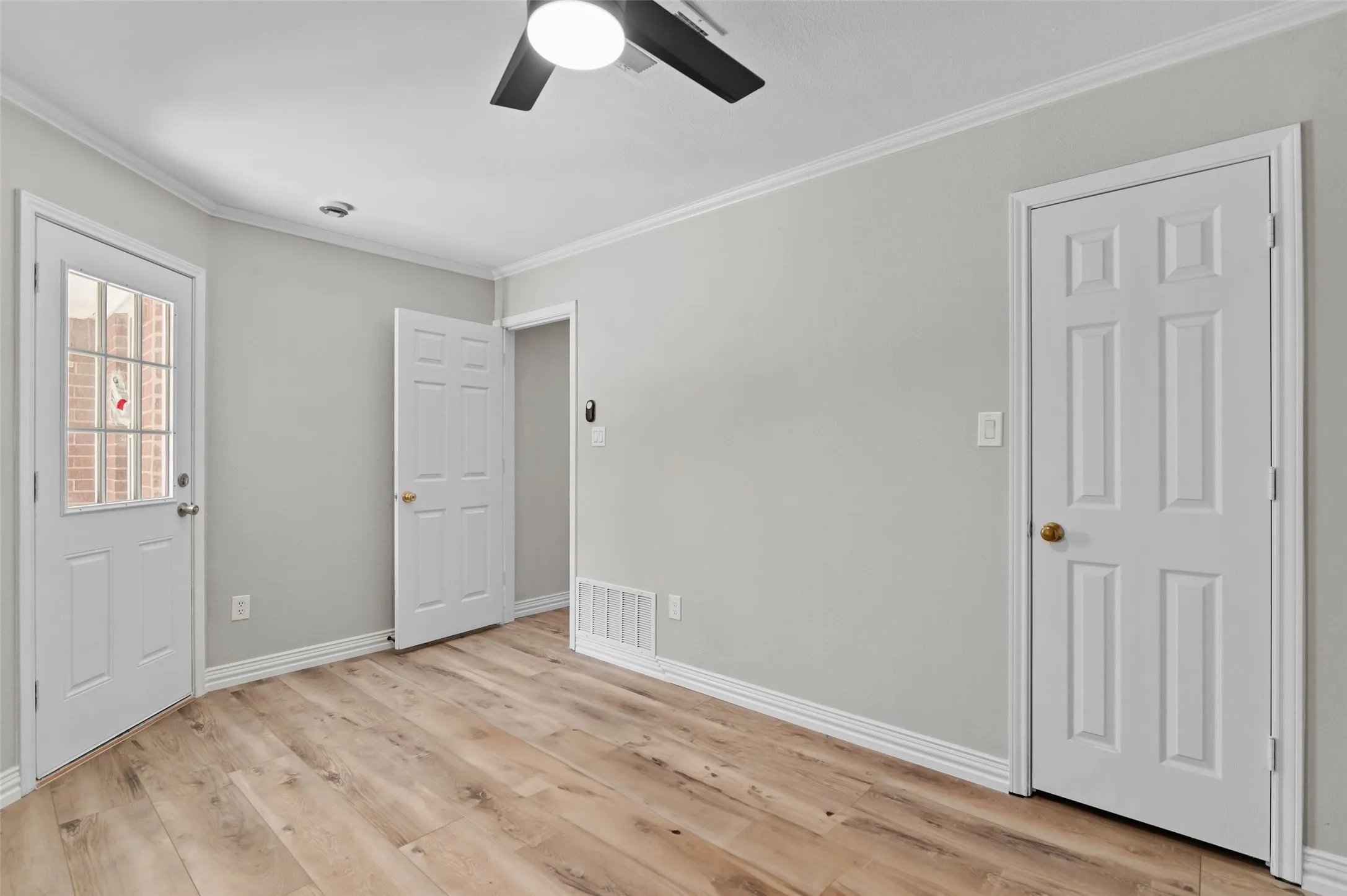 Single Family Residence For Rent in Denton County , 421 W Windsor Drive, Denton, Texas 76207, 3 Bedroom, 2 Bathroom, 2 Garage spaces, 1,789 Sqft, built in 1994, mls#21361293, Real Estate Agent in Denton, Homes For Rent in Denton county, Homes For Rent in Denton, Realtor in Denton Texas, Real Estate Brokerage Independent Realty Texas, Luminita Cordes Realtor