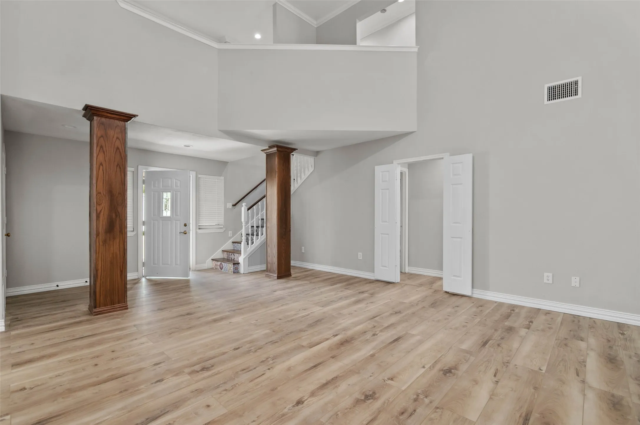 Single Family Residence For Rent in Denton County , 421 W Windsor Drive, Denton, Texas 76207, 3 Bedroom, 2 Bathroom, 2 Garage spaces, 1,789 Sqft, built in 1994, mls#21361293, Real Estate Agent in Denton, Homes For Rent in Denton county, Homes For Rent in Denton, Realtor in Denton Texas, Real Estate Brokerage Independent Realty Texas, Luminita Cordes Realtor