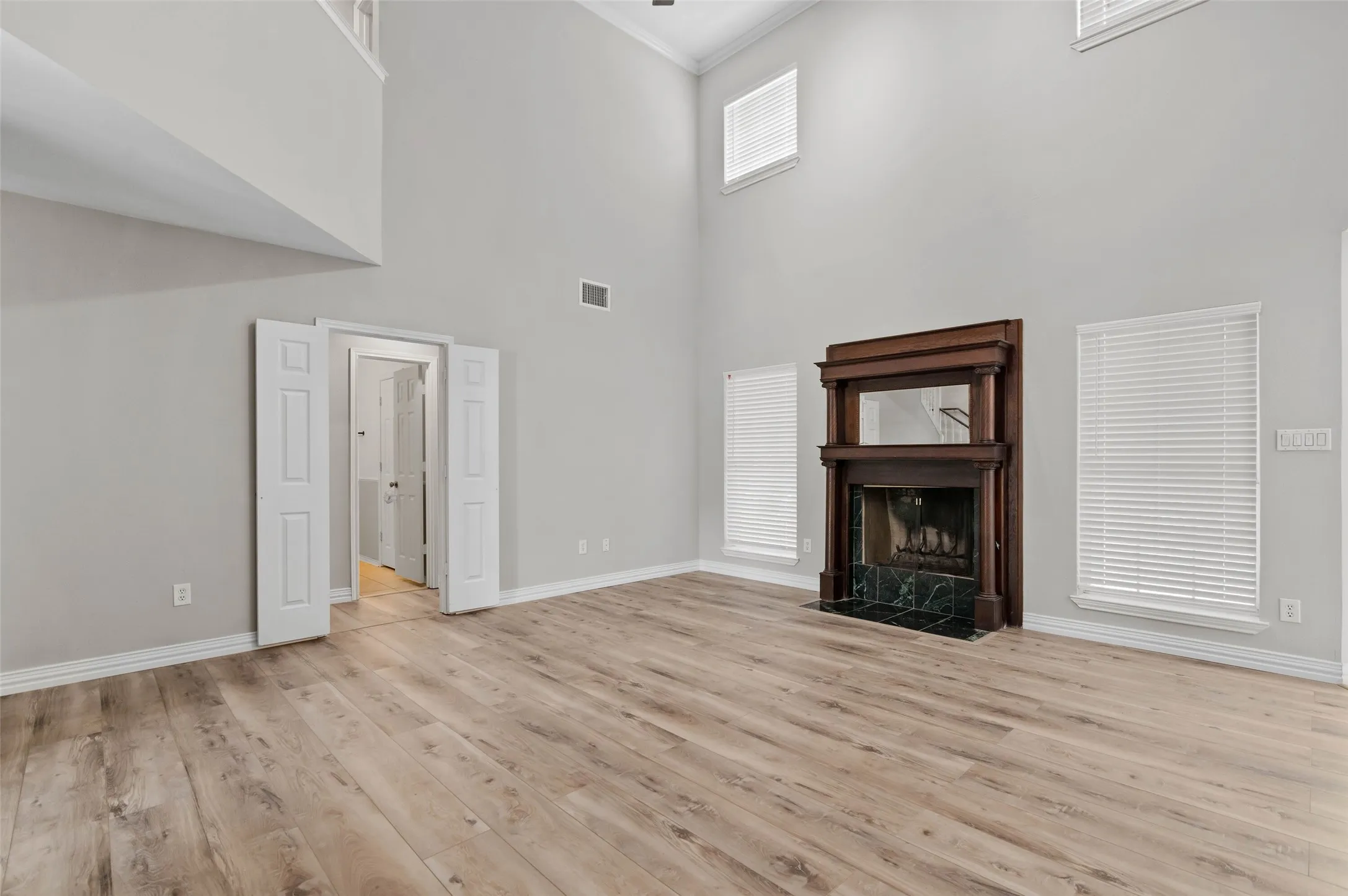 Single Family Residence For Rent in Denton County , 421 W Windsor Drive, Denton, Texas 76207, 3 Bedroom, 2 Bathroom, 2 Garage spaces, 1,789 Sqft, built in 1994, mls#21361293, Real Estate Agent in Denton, Homes For Rent in Denton county, Homes For Rent in Denton, Realtor in Denton Texas, Real Estate Brokerage Independent Realty Texas, Luminita Cordes Realtor