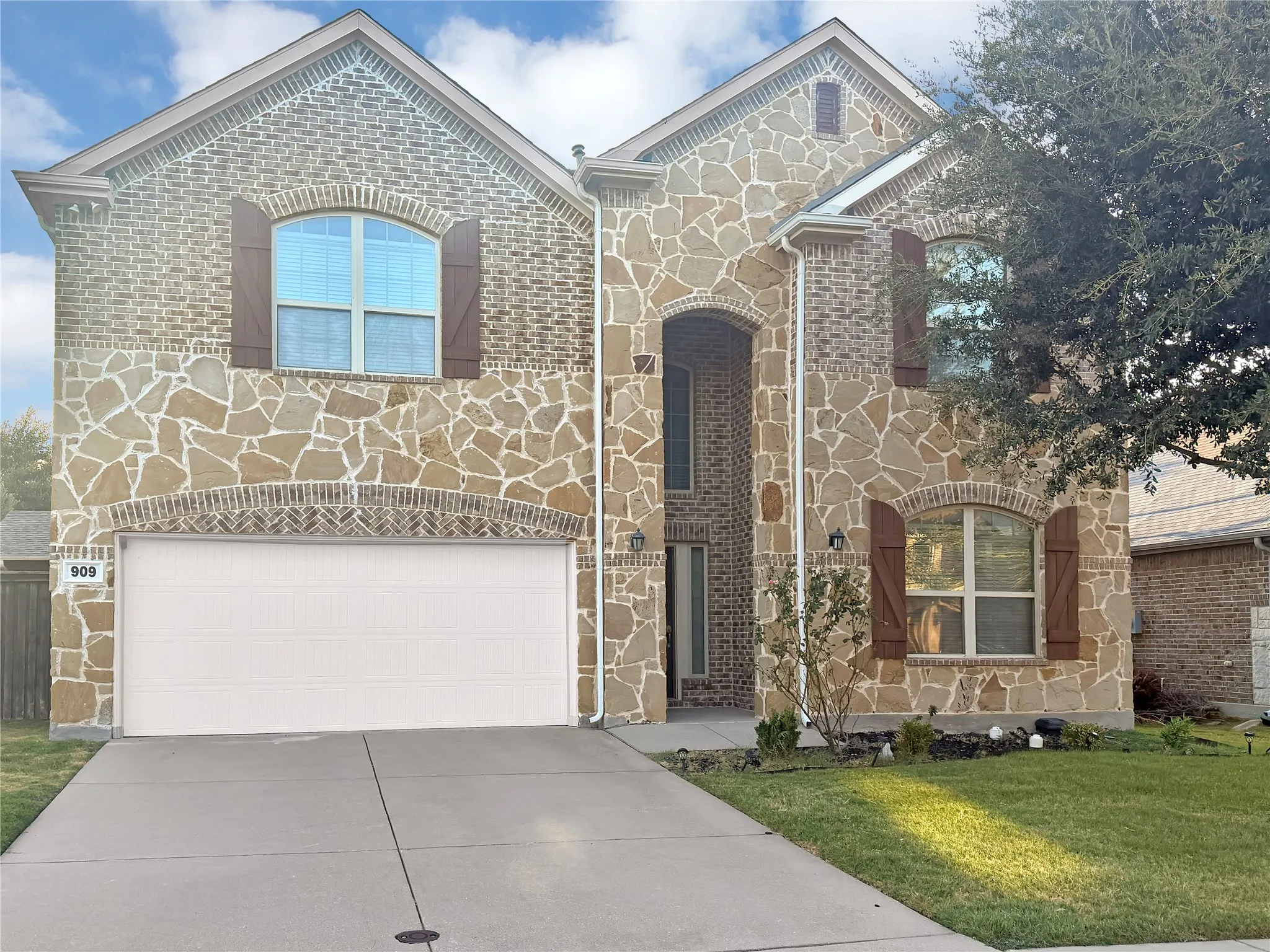 Single Family Residence For Rent in Collin County , 909 Blanco Lane, Mc Kinney, Texas 75071, 5 Bedroom, 4 Bathroom, 2 Garage spaces, 3,445 Sqft, built in 2016, mls#21361282, Real Estate Agent in Mc Kinney, Homes For Rent in Collin county, Homes For Rent in Mc Kinney, Realtor in Mc Kinney Texas, Real Estate Brokerage Independent Realty Texas, Luminita Cordes Realtor