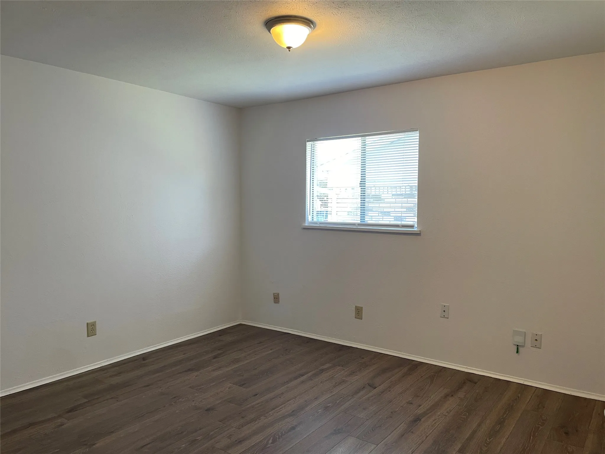 Single Family Residence For Rent in Tarrant County , 7533 Parkwood Lane, Fort Worth, Texas 76133, 3 Bedroom, 2 Bathroom, 2 Garage spaces, 1,422 Sqft, built in 1978, mls#21361294, Real Estate Agent in Fort Worth, Homes For Rent in Tarrant county, Homes For Rent in Fort Worth, Realtor in Fort Worth Texas, Real Estate Brokerage Independent Realty Texas, Luminita Cordes Realtor