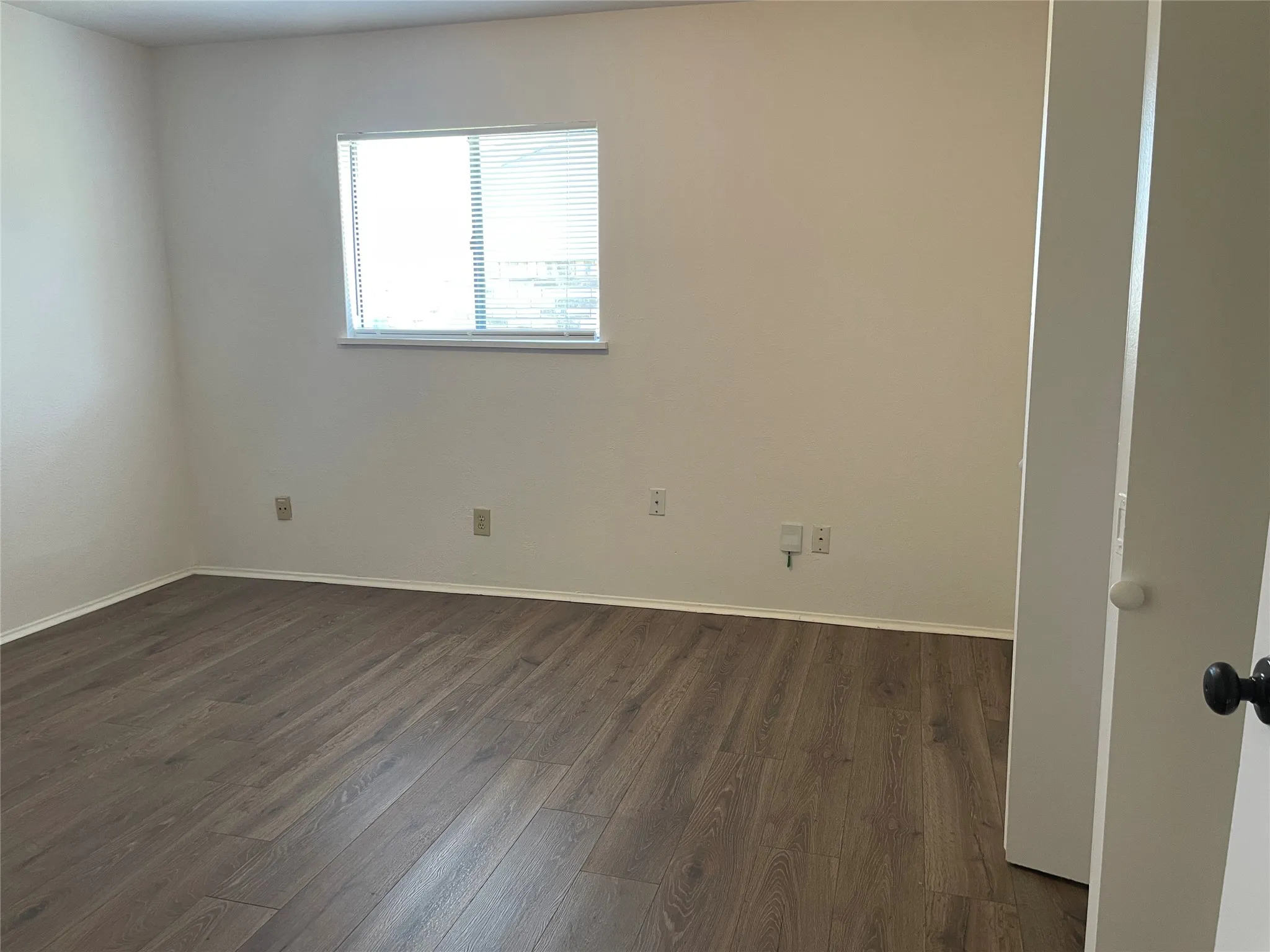 Single Family Residence For Rent in Tarrant County , 7533 Parkwood Lane, Fort Worth, Texas 76133, 3 Bedroom, 2 Bathroom, 2 Garage spaces, 1,422 Sqft, built in 1978, mls#21361294, Real Estate Agent in Fort Worth, Homes For Rent in Tarrant county, Homes For Rent in Fort Worth, Realtor in Fort Worth Texas, Real Estate Brokerage Independent Realty Texas, Luminita Cordes Realtor