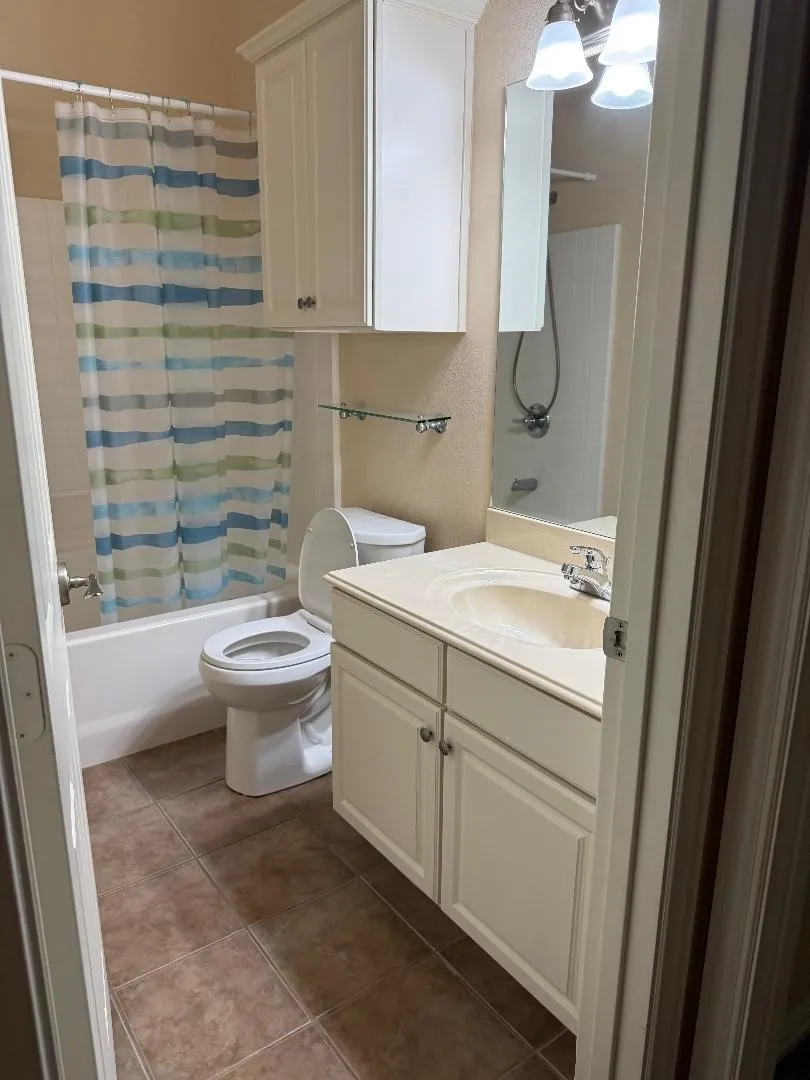 Single Family Residence For Sale in Hood County , 1010 Dawn Court, Granbury, Texas 76048, 2 Bedroom, 2 Bathroom, 2 Garage spaces, 1,064 Sqft, built in 2004, Price $259,900, mls#21356561, Real Estate Agent in Granbury, Homes For Sale in Hood county, Homes For Sale in Granbury, Realtor in Granbury Texas, Real Estate Brokerage Independent Realty Texas, Luminita Cordes Realtor