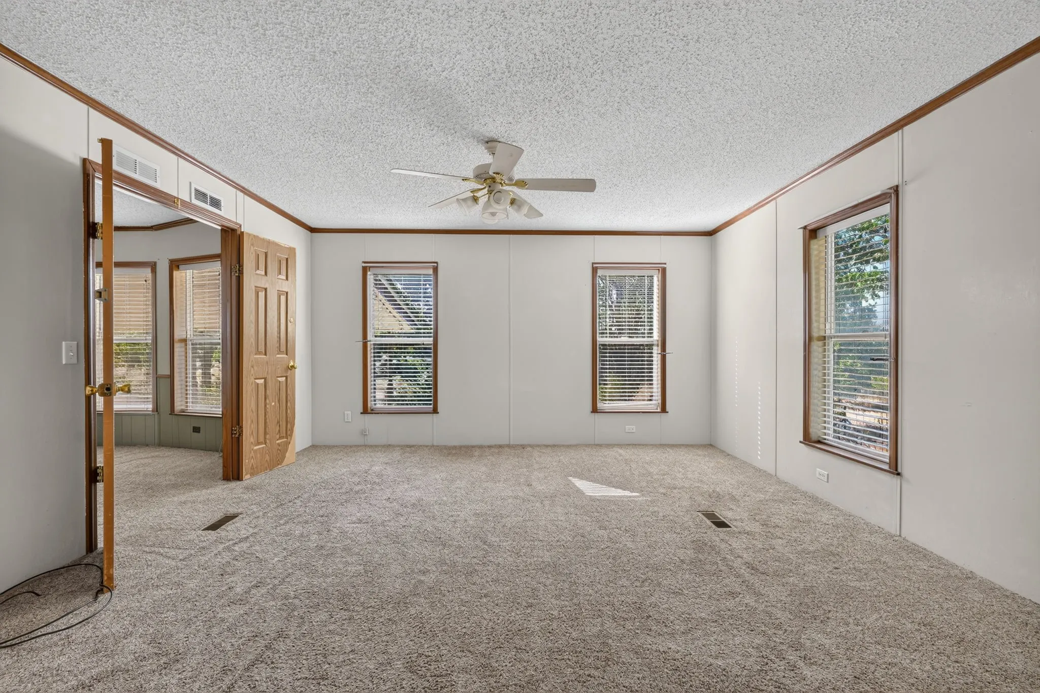 Mobile Home For Sale in Palo Pinto County , 365 Dusty Trail, Mineral Wells, Texas 76067, 4 Bedroom, 2 Bathroom, 2 Garage spaces, 2,128 Sqft, built in 1994, mls#21360480, Real Estate Agent in Mineral Wells, Homes For Sale in Palo Pinto county, Homes For Sale in Mineral Wells, Realtor in Mineral Wells Texas, Real Estate Brokerage Independent Realty Texas, Luminita Cordes Realtor