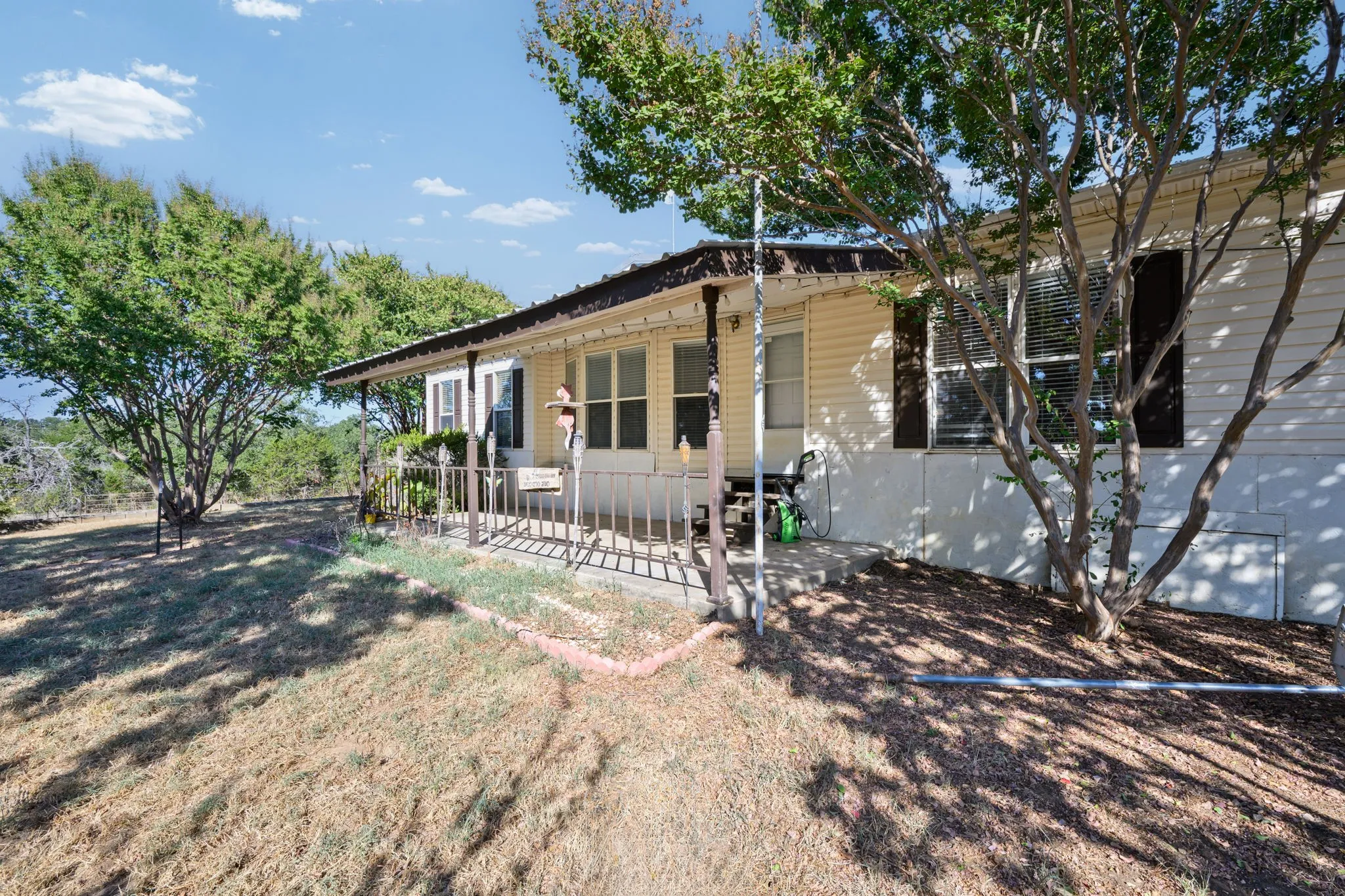 Mobile Home For Sale in Palo Pinto County , 365 Dusty Trail, Mineral Wells, Texas 76067, 4 Bedroom, 2 Bathroom, 2 Garage spaces, 2,128 Sqft, built in 1994, mls#21360480, Real Estate Agent in Mineral Wells, Homes For Sale in Palo Pinto county, Homes For Sale in Mineral Wells, Realtor in Mineral Wells Texas, Real Estate Brokerage Independent Realty Texas, Luminita Cordes Realtor