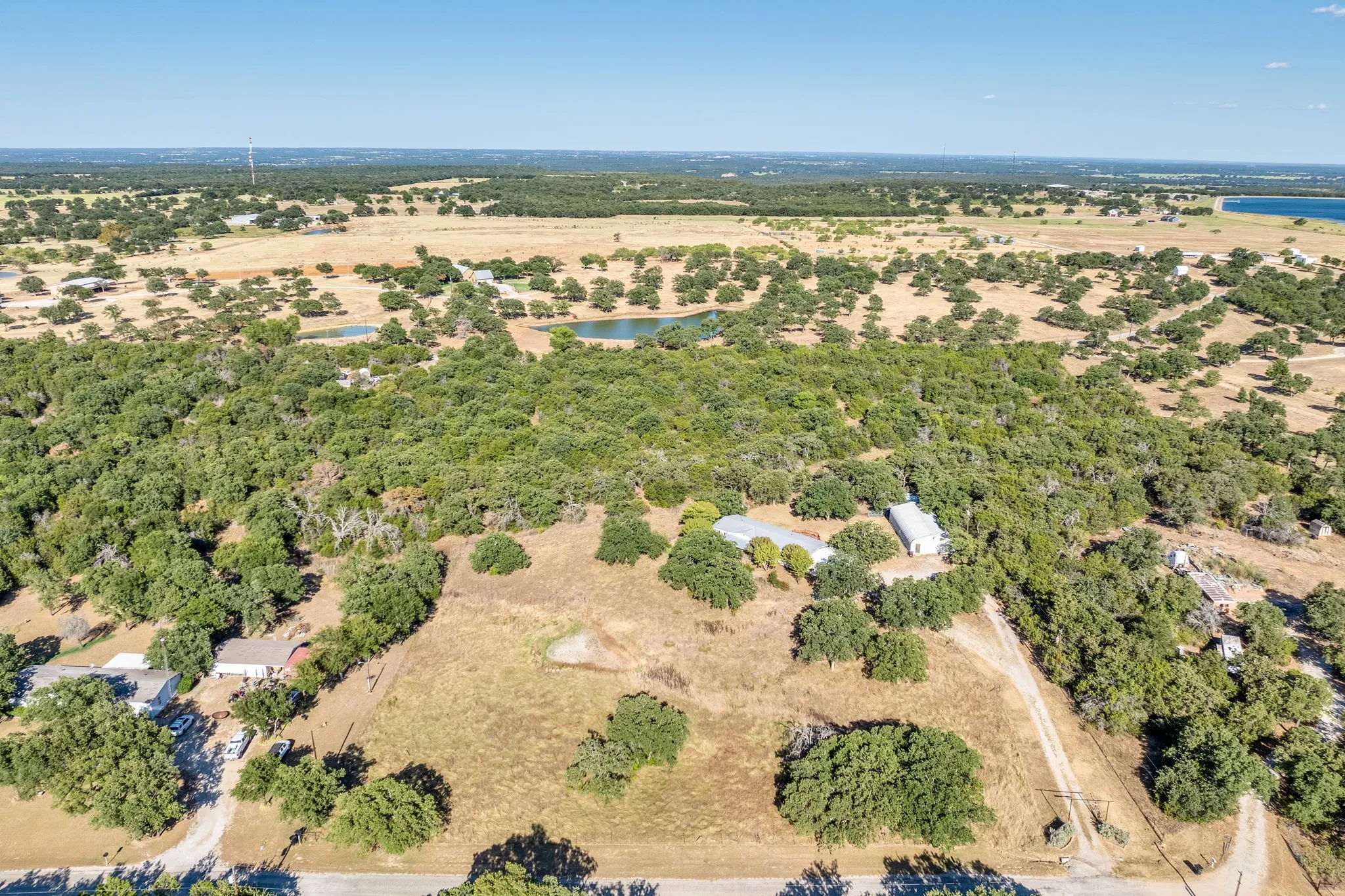 Mobile Home For Sale in Palo Pinto County , 365 Dusty Trail, Mineral Wells, Texas 76067, 4 Bedroom, 2 Bathroom, 2 Garage spaces, 2,128 Sqft, built in 1994, mls#21360480, Real Estate Agent in Mineral Wells, Homes For Sale in Palo Pinto county, Homes For Sale in Mineral Wells, Realtor in Mineral Wells Texas, Real Estate Brokerage Independent Realty Texas, Luminita Cordes Realtor