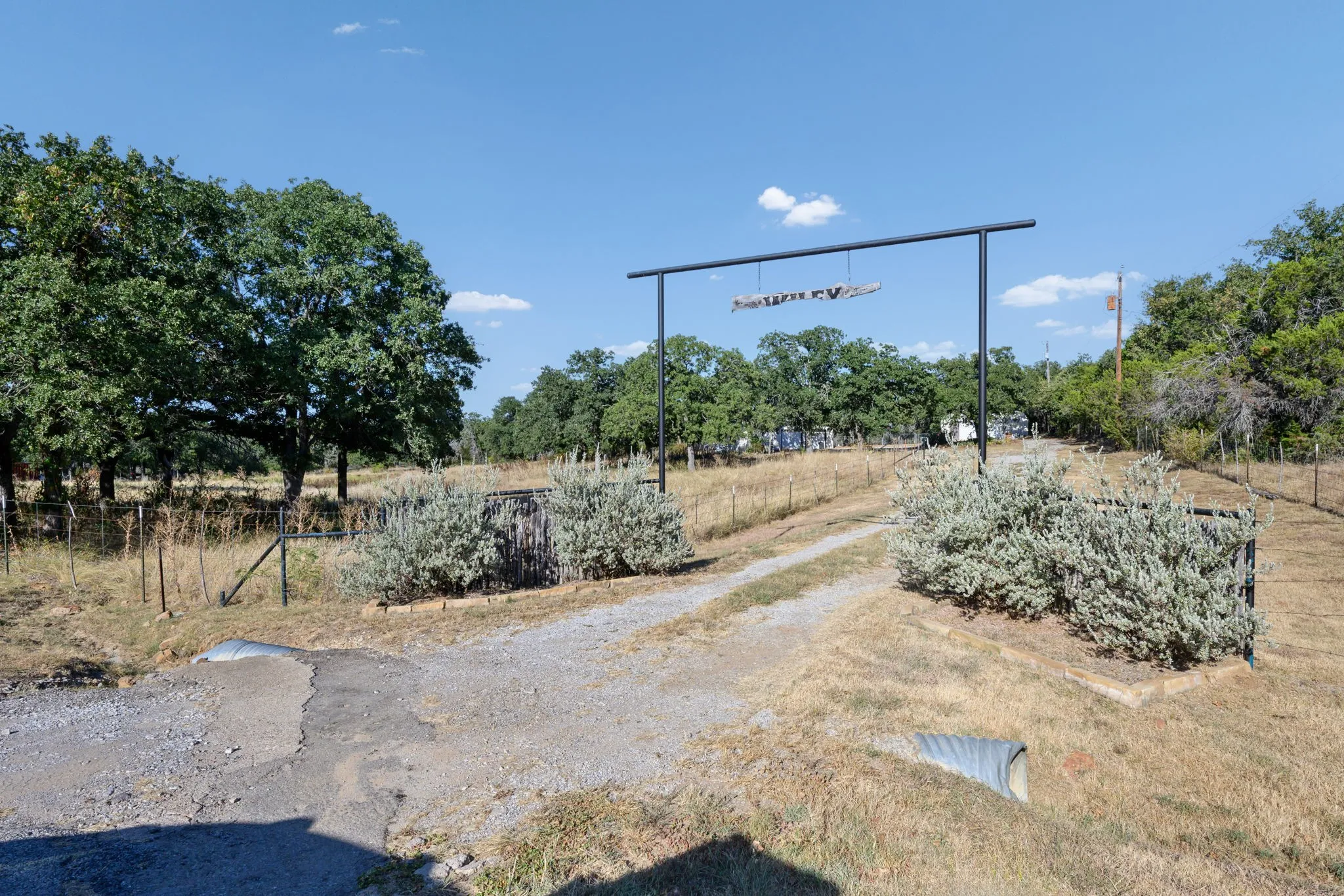 Mobile Home For Sale in Palo Pinto County , 365 Dusty Trail, Mineral Wells, Texas 76067, 4 Bedroom, 2 Bathroom, 2 Garage spaces, 2,128 Sqft, built in 1994, mls#21360480, Real Estate Agent in Mineral Wells, Homes For Sale in Palo Pinto county, Homes For Sale in Mineral Wells, Realtor in Mineral Wells Texas, Real Estate Brokerage Independent Realty Texas, Luminita Cordes Realtor