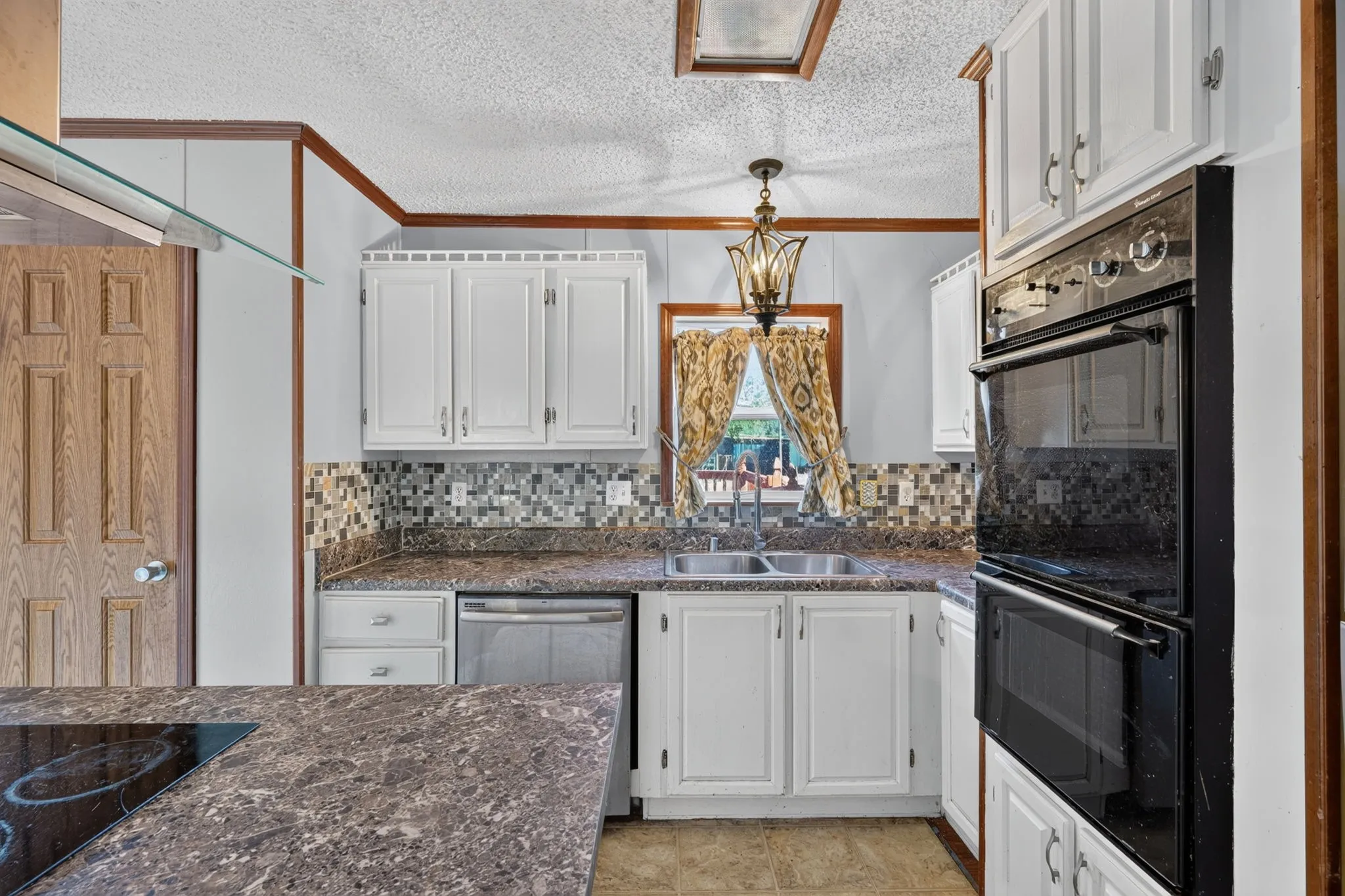 Mobile Home For Sale in Palo Pinto County , 365 Dusty Trail, Mineral Wells, Texas 76067, 4 Bedroom, 2 Bathroom, 2 Garage spaces, 2,128 Sqft, built in 1994, mls#21360480, Real Estate Agent in Mineral Wells, Homes For Sale in Palo Pinto county, Homes For Sale in Mineral Wells, Realtor in Mineral Wells Texas, Real Estate Brokerage Independent Realty Texas, Luminita Cordes Realtor