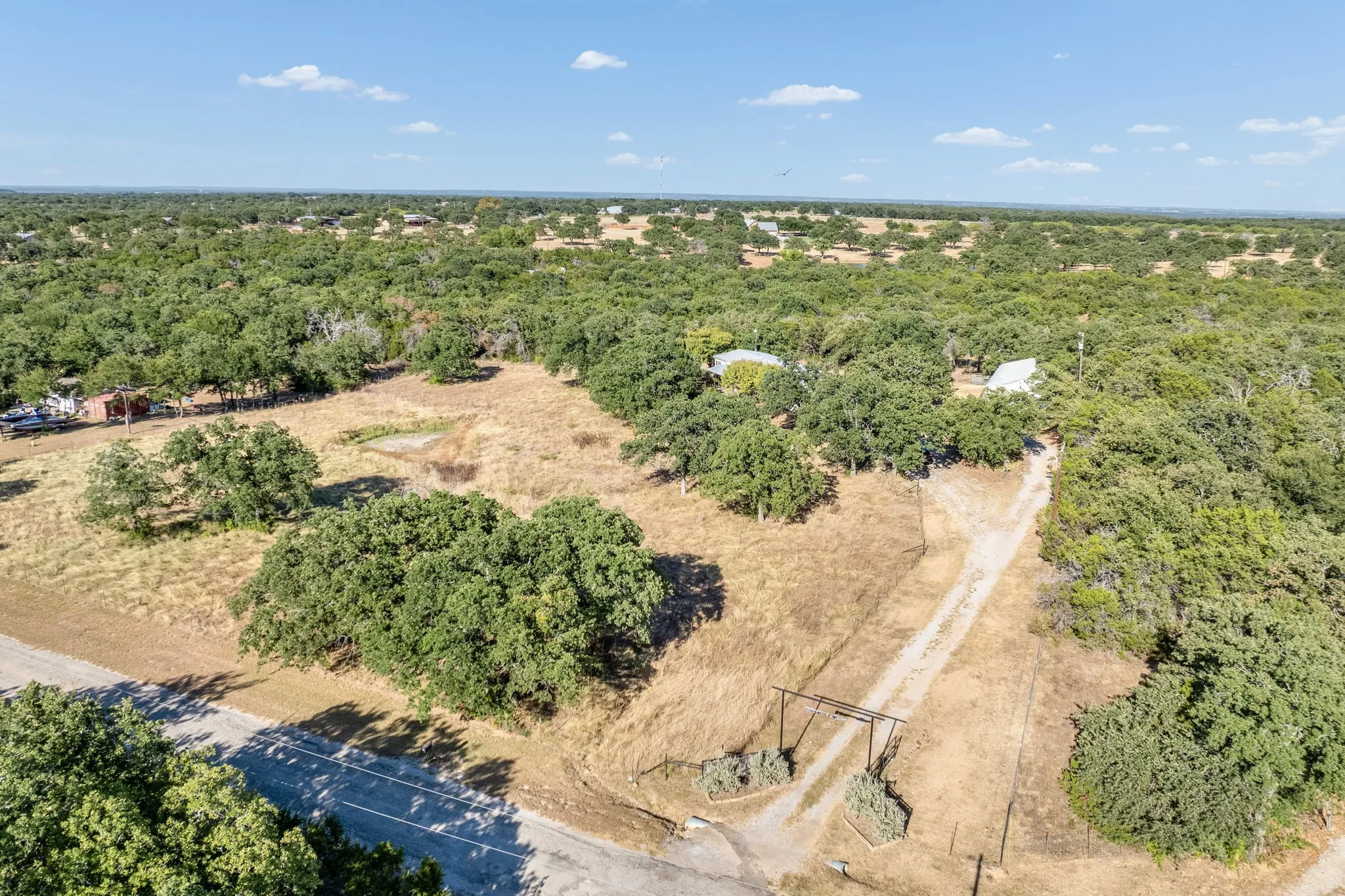 Mobile Home For Sale in Palo Pinto County , 365 Dusty Trail, Mineral Wells, Texas 76067, 4 Bedroom, 2 Bathroom, 2 Garage spaces, 2,128 Sqft, built in 1994, mls#21360480, Real Estate Agent in Mineral Wells, Homes For Sale in Palo Pinto county, Homes For Sale in Mineral Wells, Realtor in Mineral Wells Texas, Real Estate Brokerage Independent Realty Texas, Luminita Cordes Realtor