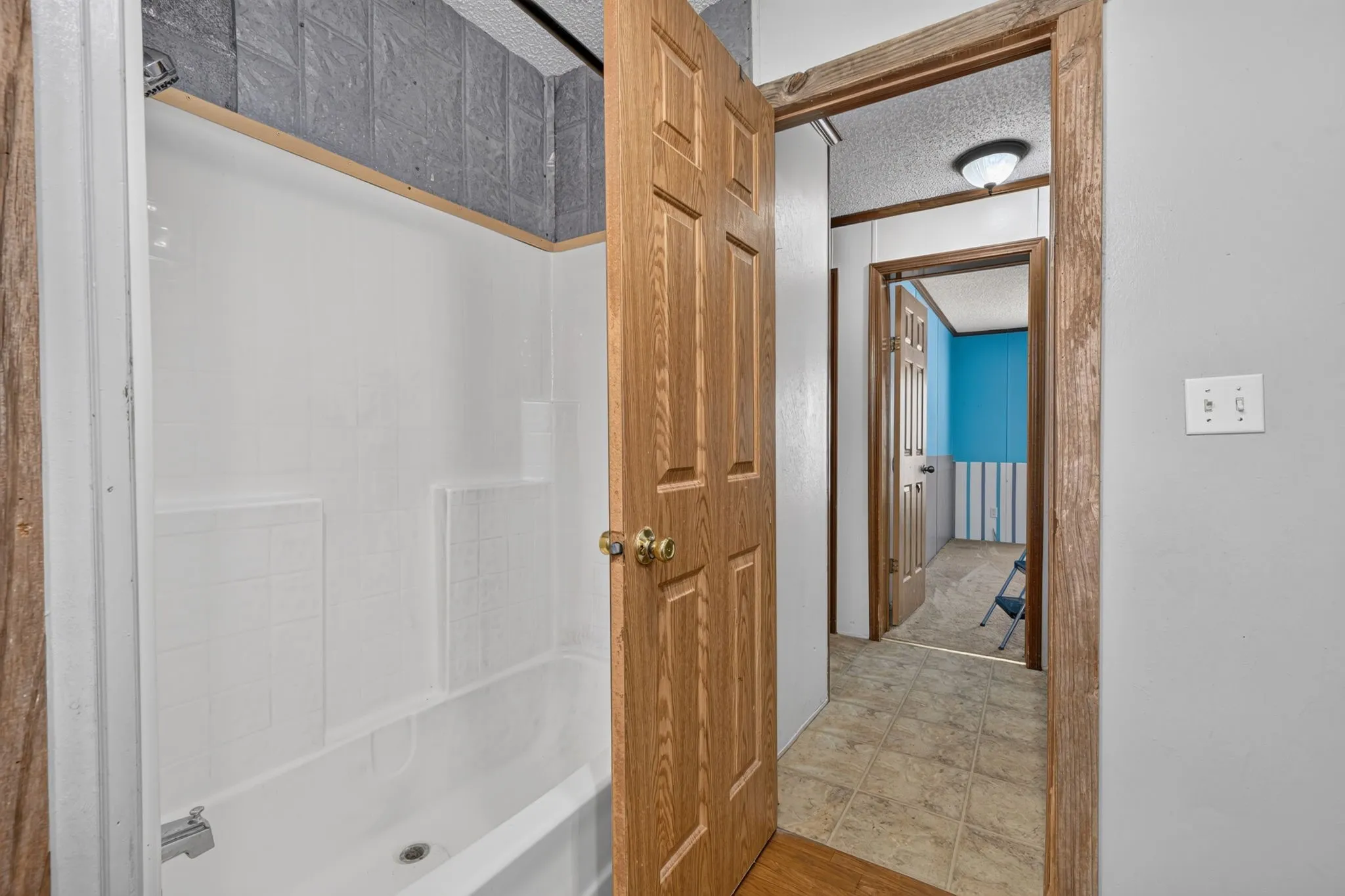 Mobile Home For Sale in Palo Pinto County , 365 Dusty Trail, Mineral Wells, Texas 76067, 4 Bedroom, 2 Bathroom, 2 Garage spaces, 2,128 Sqft, built in 1994, mls#21360480, Real Estate Agent in Mineral Wells, Homes For Sale in Palo Pinto county, Homes For Sale in Mineral Wells, Realtor in Mineral Wells Texas, Real Estate Brokerage Independent Realty Texas, Luminita Cordes Realtor