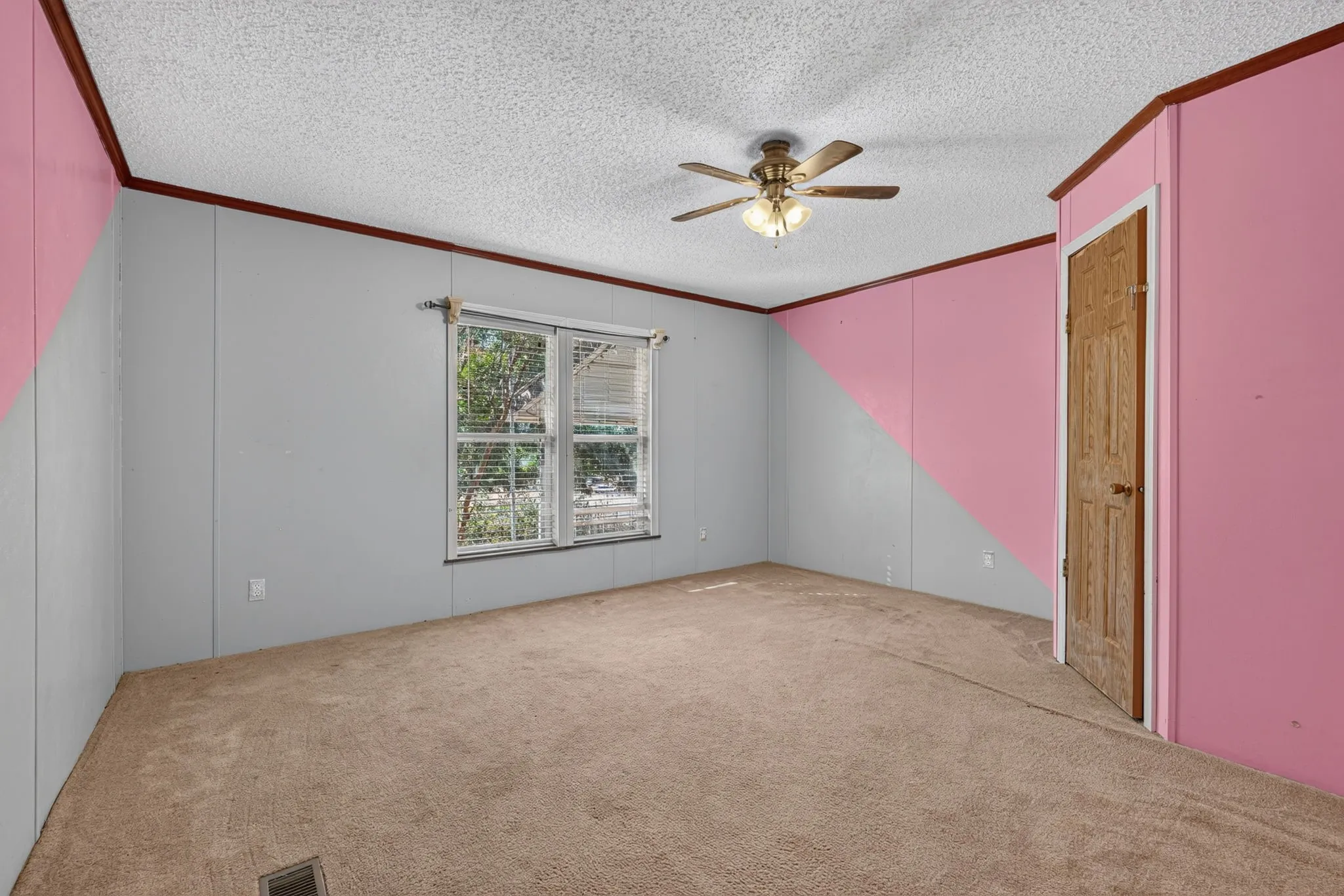 Mobile Home For Sale in Palo Pinto County , 365 Dusty Trail, Mineral Wells, Texas 76067, 4 Bedroom, 2 Bathroom, 2 Garage spaces, 2,128 Sqft, built in 1994, mls#21360480, Real Estate Agent in Mineral Wells, Homes For Sale in Palo Pinto county, Homes For Sale in Mineral Wells, Realtor in Mineral Wells Texas, Real Estate Brokerage Independent Realty Texas, Luminita Cordes Realtor