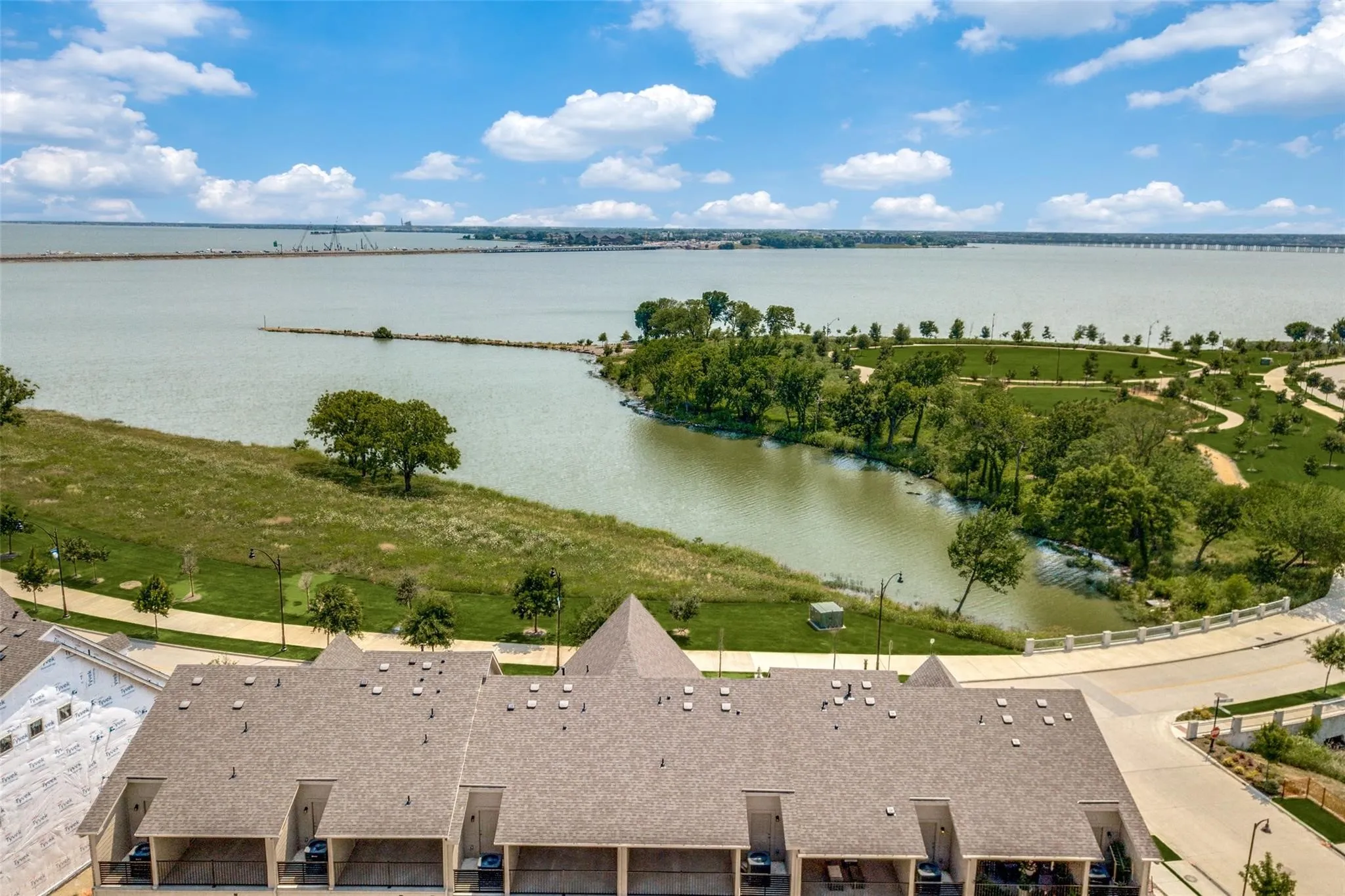 Townhouse For Rent in Dallas County , 2106 Argolis Drive, Rowlett, Texas 75088, 3 Bedroom, 4 Bathroom, 2 Garage spaces, 2,217 Sqft, built in 2022, mls#21361322, Real Estate Agent in Rowlett, Homes For Rent in Dallas county, Homes For Rent in Rowlett, Realtor in Rowlett Texas, Real Estate Brokerage Independent Realty Texas, Luminita Cordes Realtor