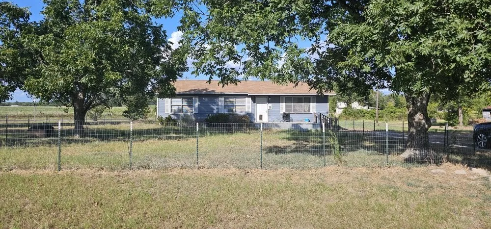 Single Family Residence For Sale in Van Zandt County , 4593 State Highway 110, Grand Saline, Texas 75140, 3 Bedroom, 1 Bathroom, Garage spaces, 1,232 Sqft, built in 1972, mls#21361292, Real Estate Agent in Grand Saline, Homes For Sale in Van Zandt county, Homes For Sale in Grand Saline, Realtor in Grand Saline Texas, Real Estate Brokerage Independent Realty Texas, Luminita Cordes Realtor
