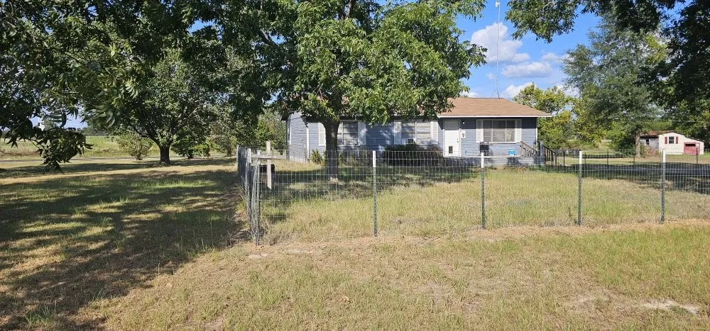 Single Family Residence For Sale in Van Zandt County , 4593 State Highway 110, Grand Saline, Texas 75140, 3 Bedroom, 1 Bathroom, Garage spaces, 1,232 Sqft, built in 1972, mls#21361292, Real Estate Agent in Grand Saline, Homes For Sale in Van Zandt county, Homes For Sale in Grand Saline, Realtor in Grand Saline Texas, Real Estate Brokerage Independent Realty Texas, Luminita Cordes Realtor