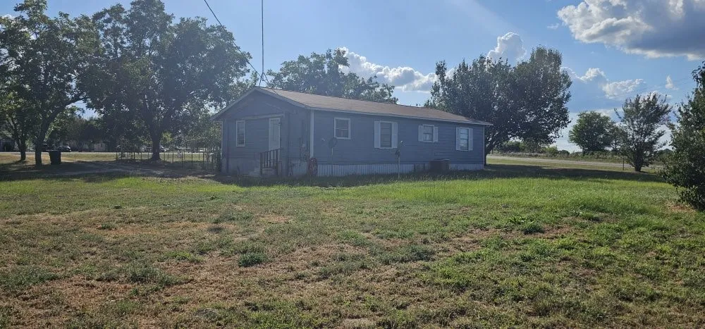 Single Family Residence For Sale in Van Zandt County , 4593 State Highway 110, Grand Saline, Texas 75140, 3 Bedroom, 1 Bathroom, Garage spaces, 1,232 Sqft, built in 1972, mls#21361292, Real Estate Agent in Grand Saline, Homes For Sale in Van Zandt county, Homes For Sale in Grand Saline, Realtor in Grand Saline Texas, Real Estate Brokerage Independent Realty Texas, Luminita Cordes Realtor