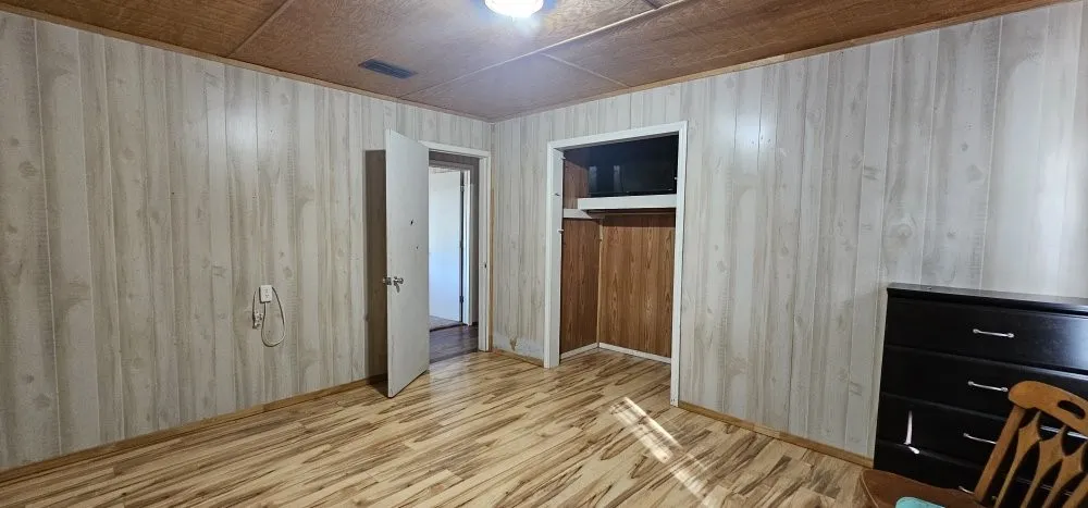 Single Family Residence For Sale in Van Zandt County , 4593 State Highway 110, Grand Saline, Texas 75140, 3 Bedroom, 1 Bathroom, Garage spaces, 1,232 Sqft, built in 1972, mls#21361292, Real Estate Agent in Grand Saline, Homes For Sale in Van Zandt county, Homes For Sale in Grand Saline, Realtor in Grand Saline Texas, Real Estate Brokerage Independent Realty Texas, Luminita Cordes Realtor