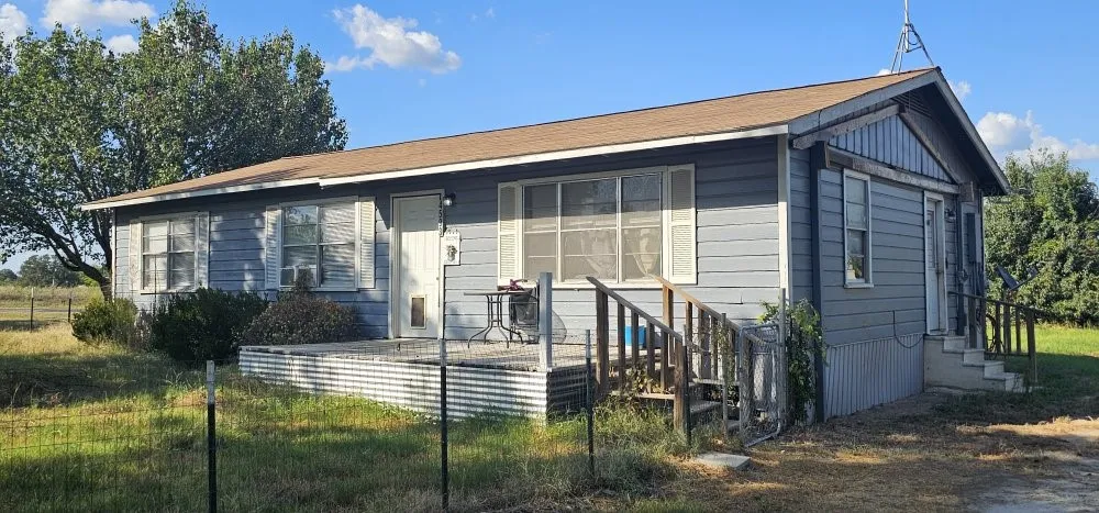 Single Family Residence For Sale in Van Zandt County , 4593 State Highway 110, Grand Saline, Texas 75140, 3 Bedroom, 1 Bathroom, Garage spaces, 1,232 Sqft, built in 1972, mls#21361292, Real Estate Agent in Grand Saline, Homes For Sale in Van Zandt county, Homes For Sale in Grand Saline, Realtor in Grand Saline Texas, Real Estate Brokerage Independent Realty Texas, Luminita Cordes Realtor
