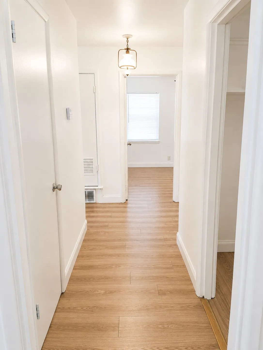 Single Family Residence For Rent in Tarrant County , 2016 Menefee Street, Arlington, Texas 76010, 4 Bedroom, 2 Bathroom, 1 Garage spaces, 1,864 Sqft, built in 1956, mls#21360618, Real Estate Agent in Arlington, Homes For Rent in Tarrant county, Homes For Rent in Arlington, Realtor in Arlington Texas, Real Estate Brokerage Independent Realty Texas, Luminita Cordes Realtor