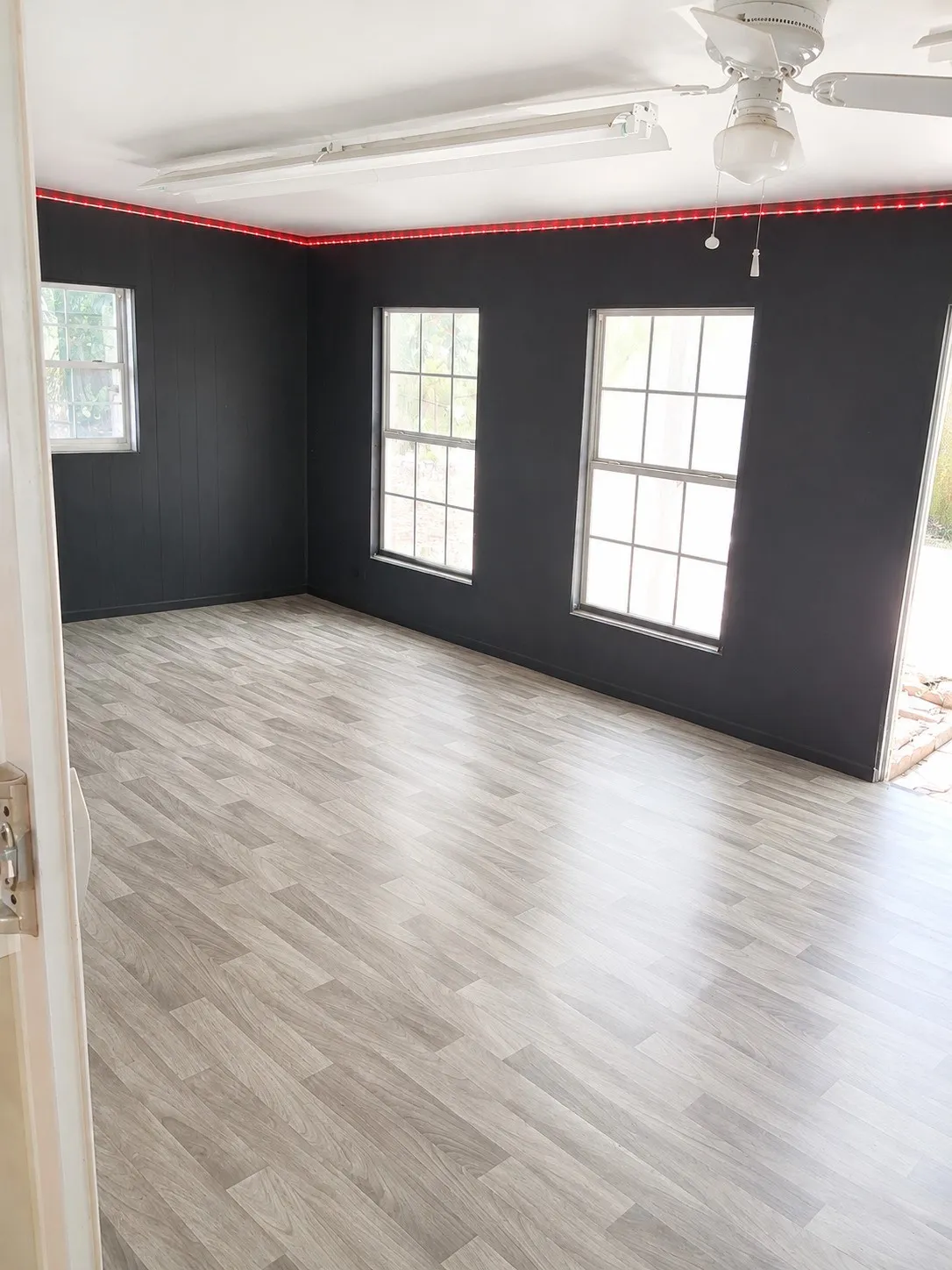 Single Family Residence For Rent in Tarrant County , 2016 Menefee Street, Arlington, Texas 76010, 4 Bedroom, 2 Bathroom, 1 Garage spaces, 1,864 Sqft, built in 1956, mls#21360618, Real Estate Agent in Arlington, Homes For Rent in Tarrant county, Homes For Rent in Arlington, Realtor in Arlington Texas, Real Estate Brokerage Independent Realty Texas, Luminita Cordes Realtor