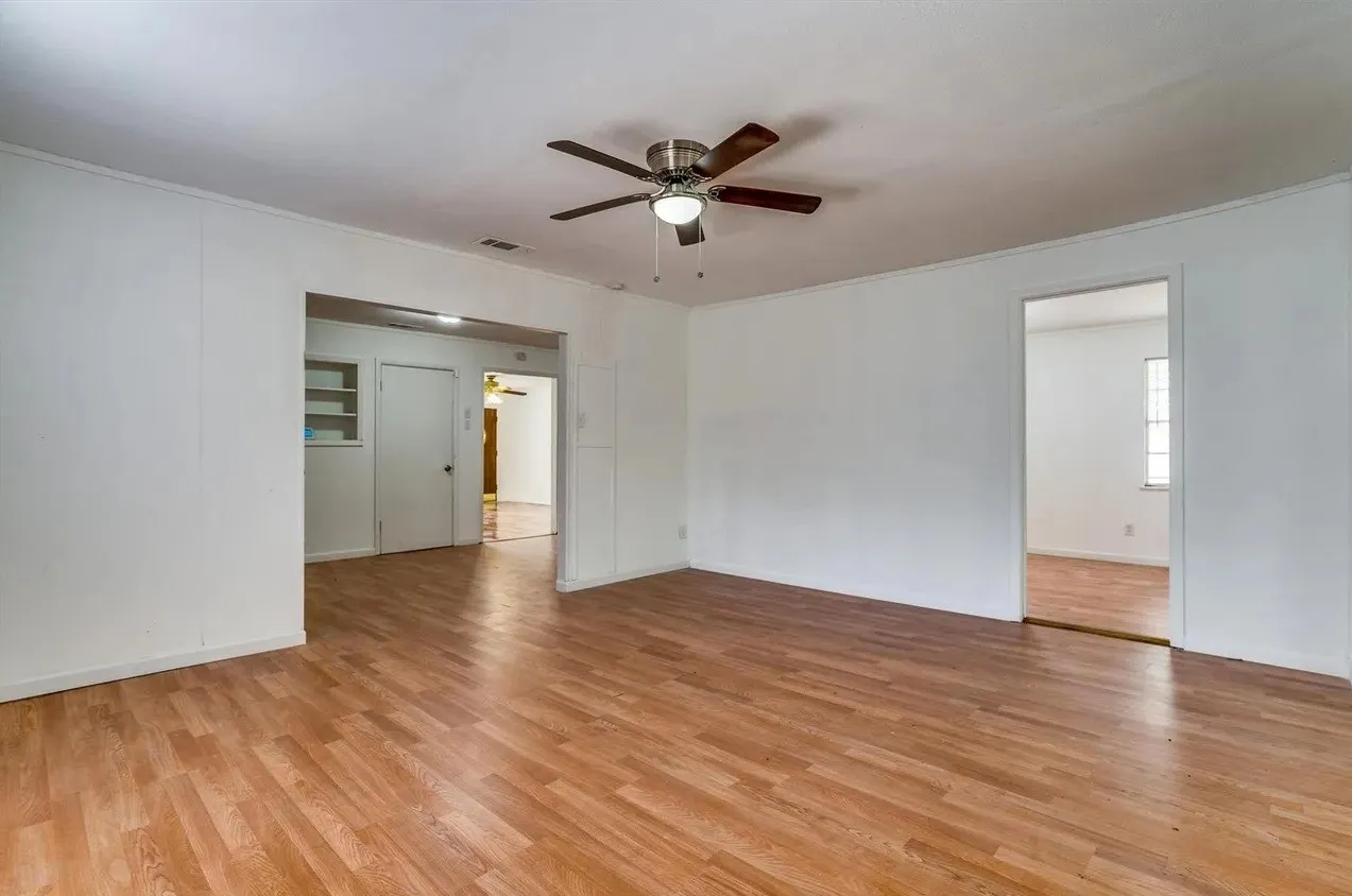 Single Family Residence For Rent in Tarrant County , 2016 Menefee Street, Arlington, Texas 76010, 4 Bedroom, 2 Bathroom, 1 Garage spaces, 1,864 Sqft, built in 1956, mls#21360618, Real Estate Agent in Arlington, Homes For Rent in Tarrant county, Homes For Rent in Arlington, Realtor in Arlington Texas, Real Estate Brokerage Independent Realty Texas, Luminita Cordes Realtor