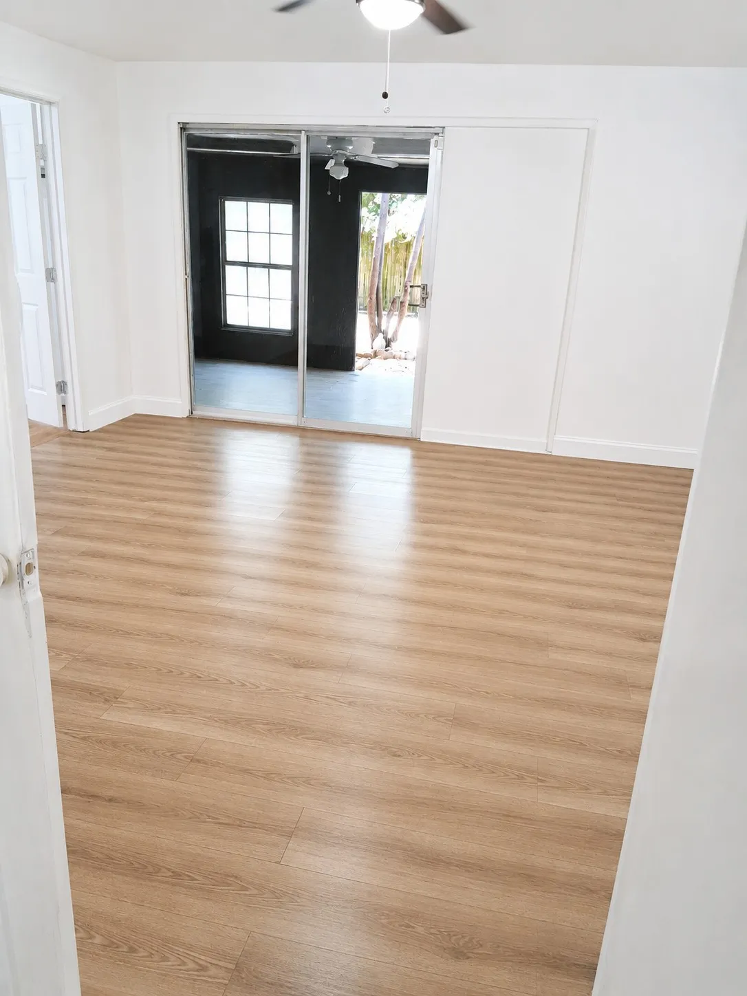Single Family Residence For Rent in Tarrant County , 2016 Menefee Street, Arlington, Texas 76010, 4 Bedroom, 2 Bathroom, 1 Garage spaces, 1,864 Sqft, built in 1956, mls#21360618, Real Estate Agent in Arlington, Homes For Rent in Tarrant county, Homes For Rent in Arlington, Realtor in Arlington Texas, Real Estate Brokerage Independent Realty Texas, Luminita Cordes Realtor
